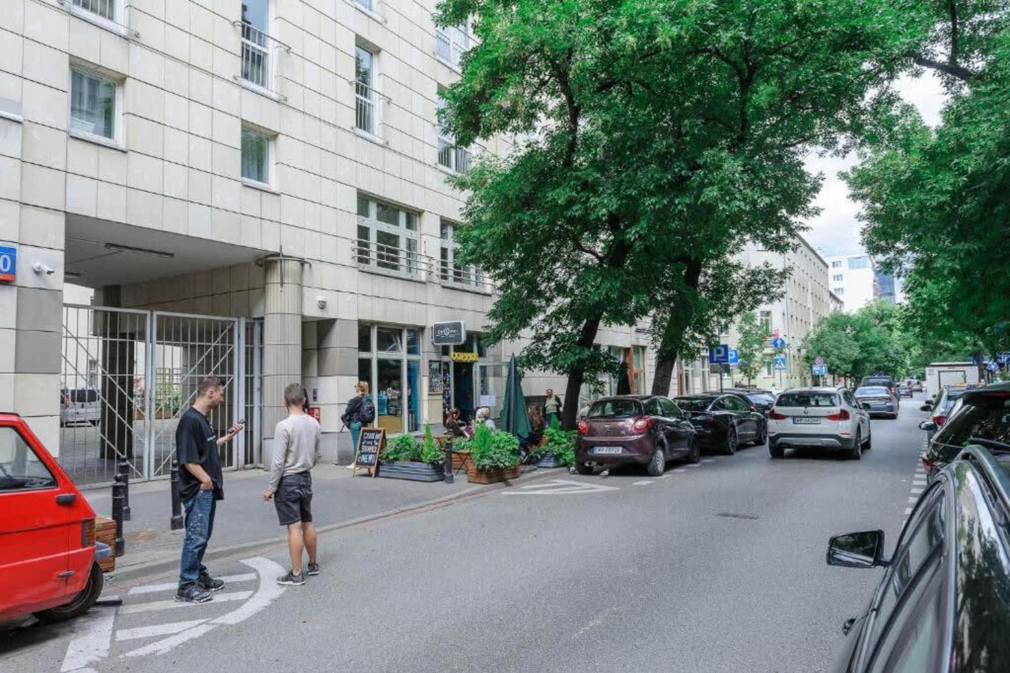 118.ul.Hoża 58(4)* - Außenbereich Sommer