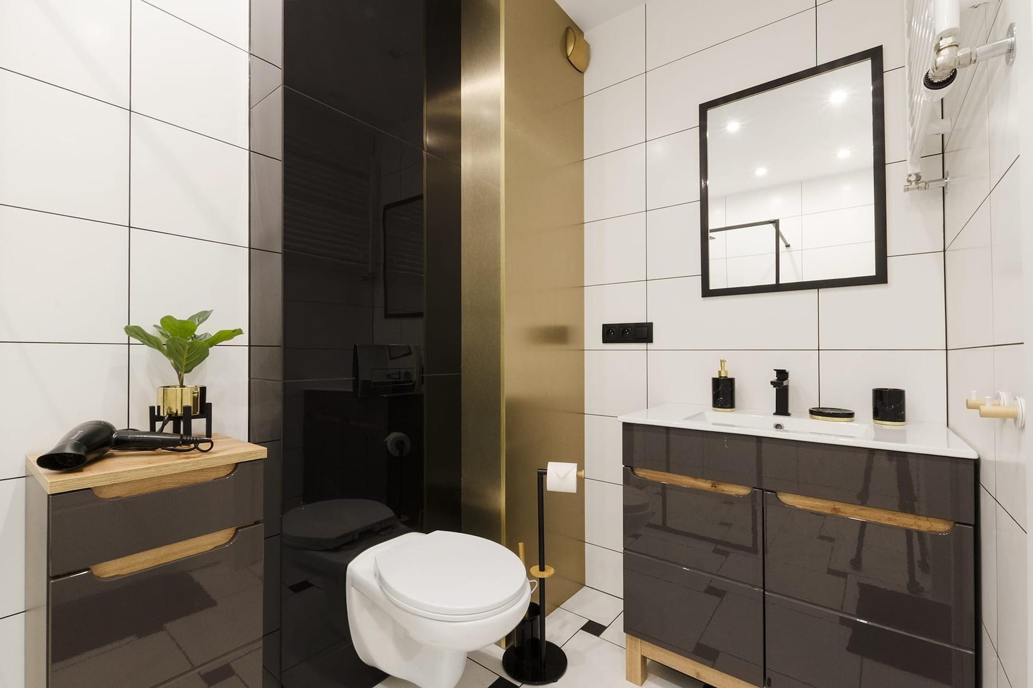 014. Drewn 51/10 (4) - Bathroom