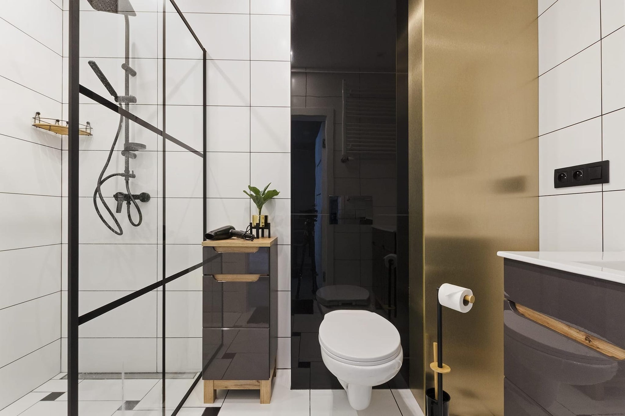 014. Drewn 51/10 (4) - Bathroom