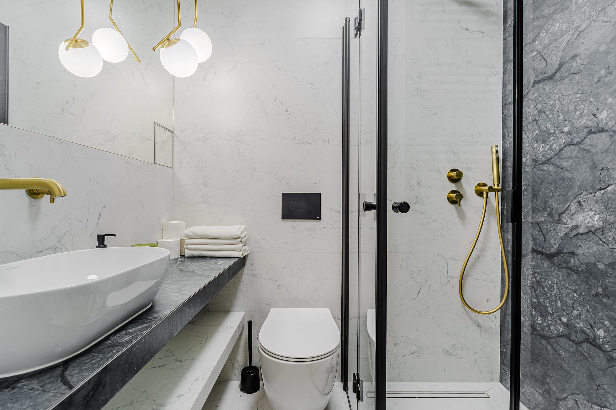 123. Hoza 38/8 (4)** - Badezimmer