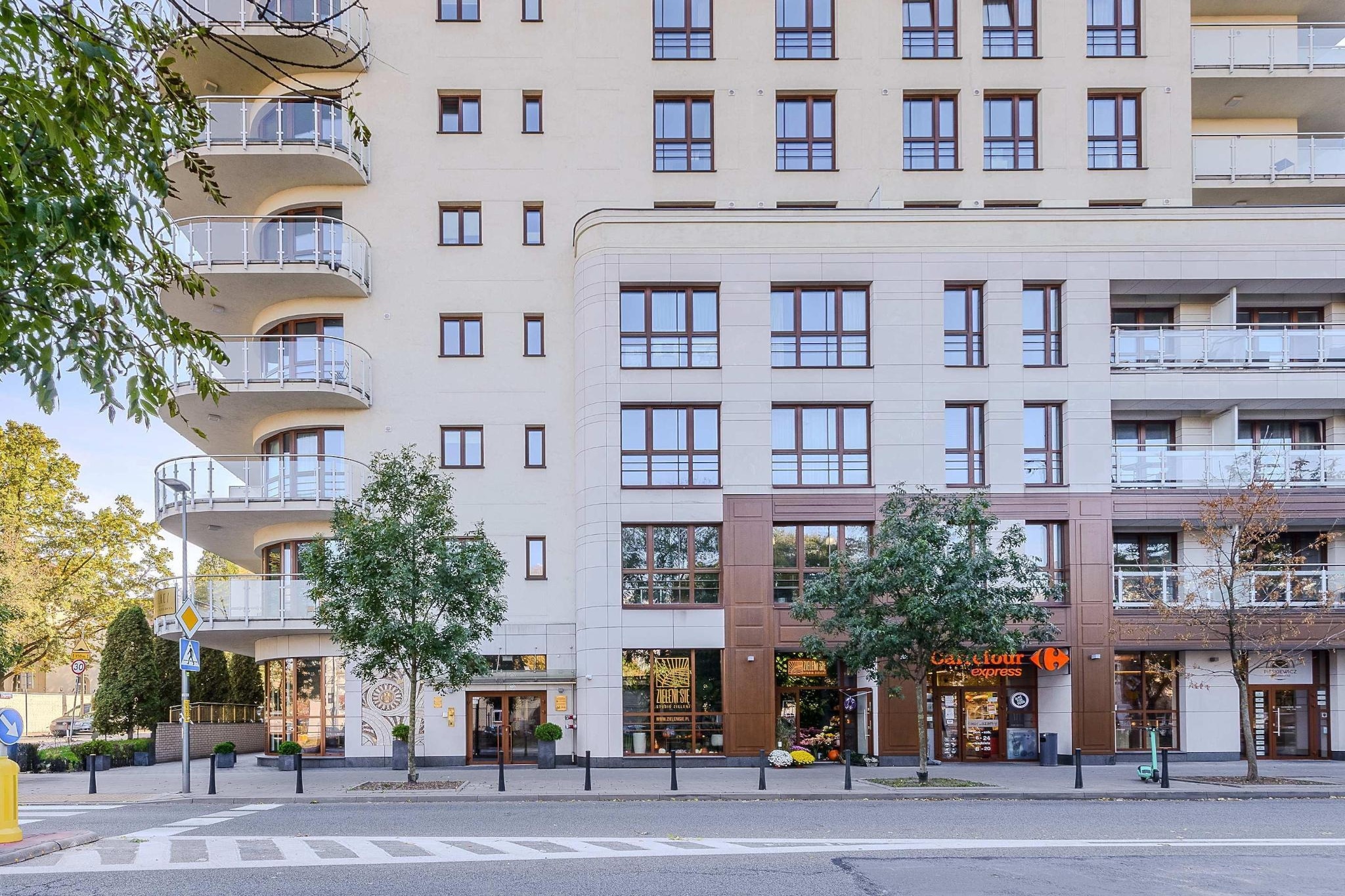 Exterior Summer