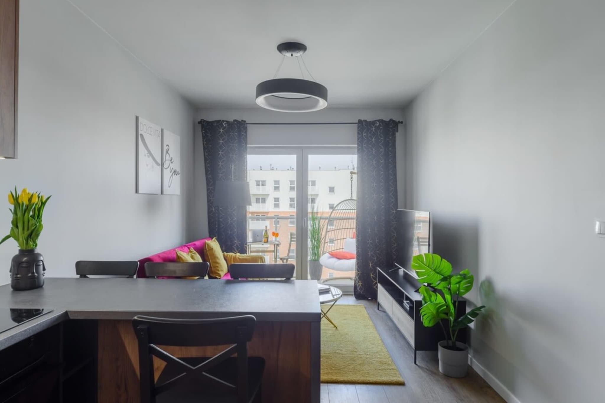 003. Wrobl21N/56(4)* - Dining room