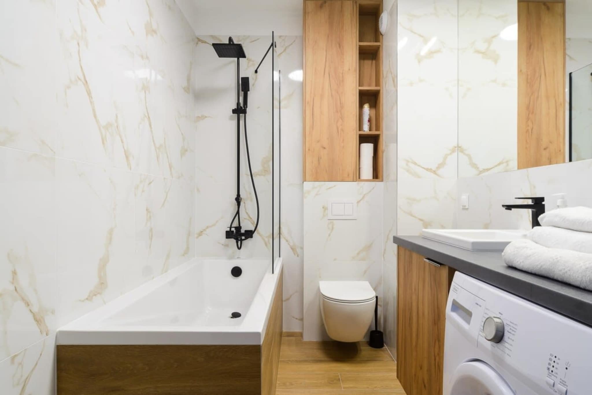 003. Wrobl21N/56(4)* - Bathroom