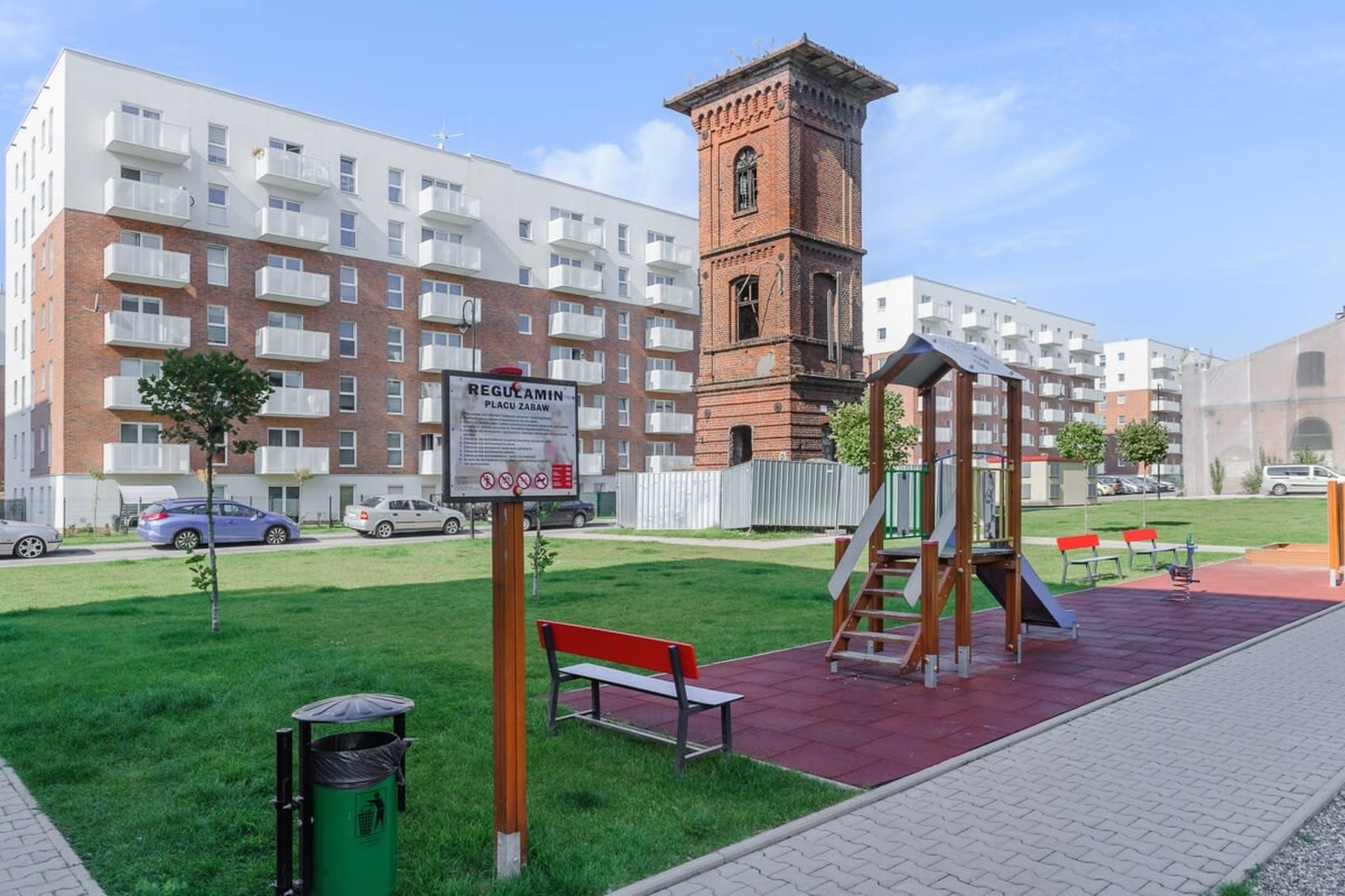012. Wrobl21N/92(4)* - Exterior in summer