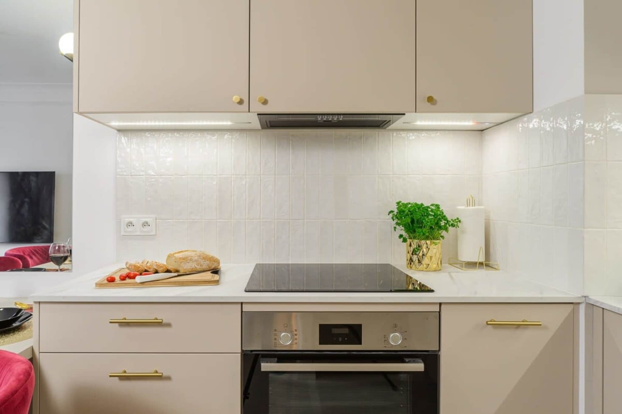 012. Wrobl21N/92(4)* - Kitchen