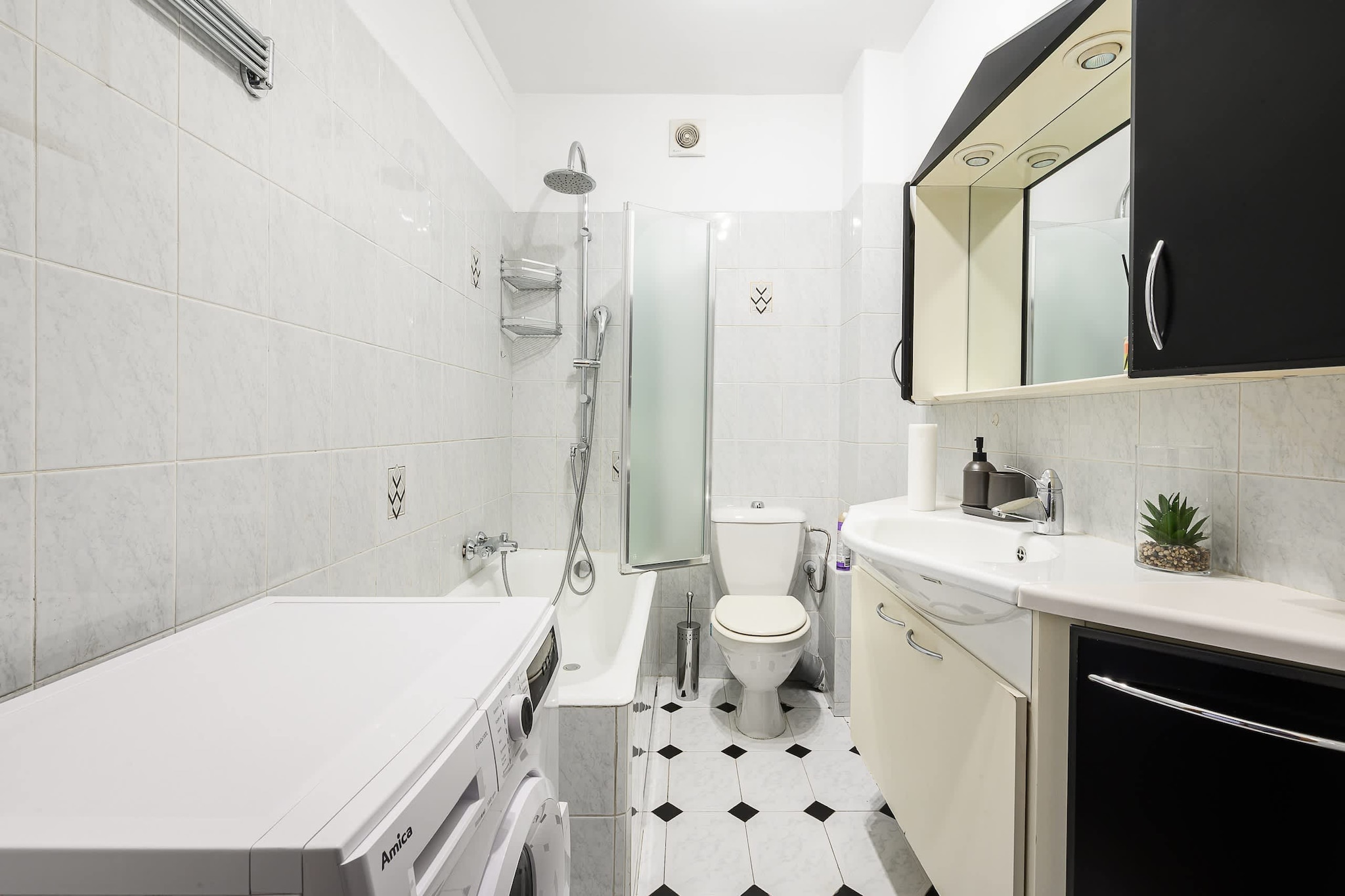 105.Rycers10/10(4)** - Badezimmer