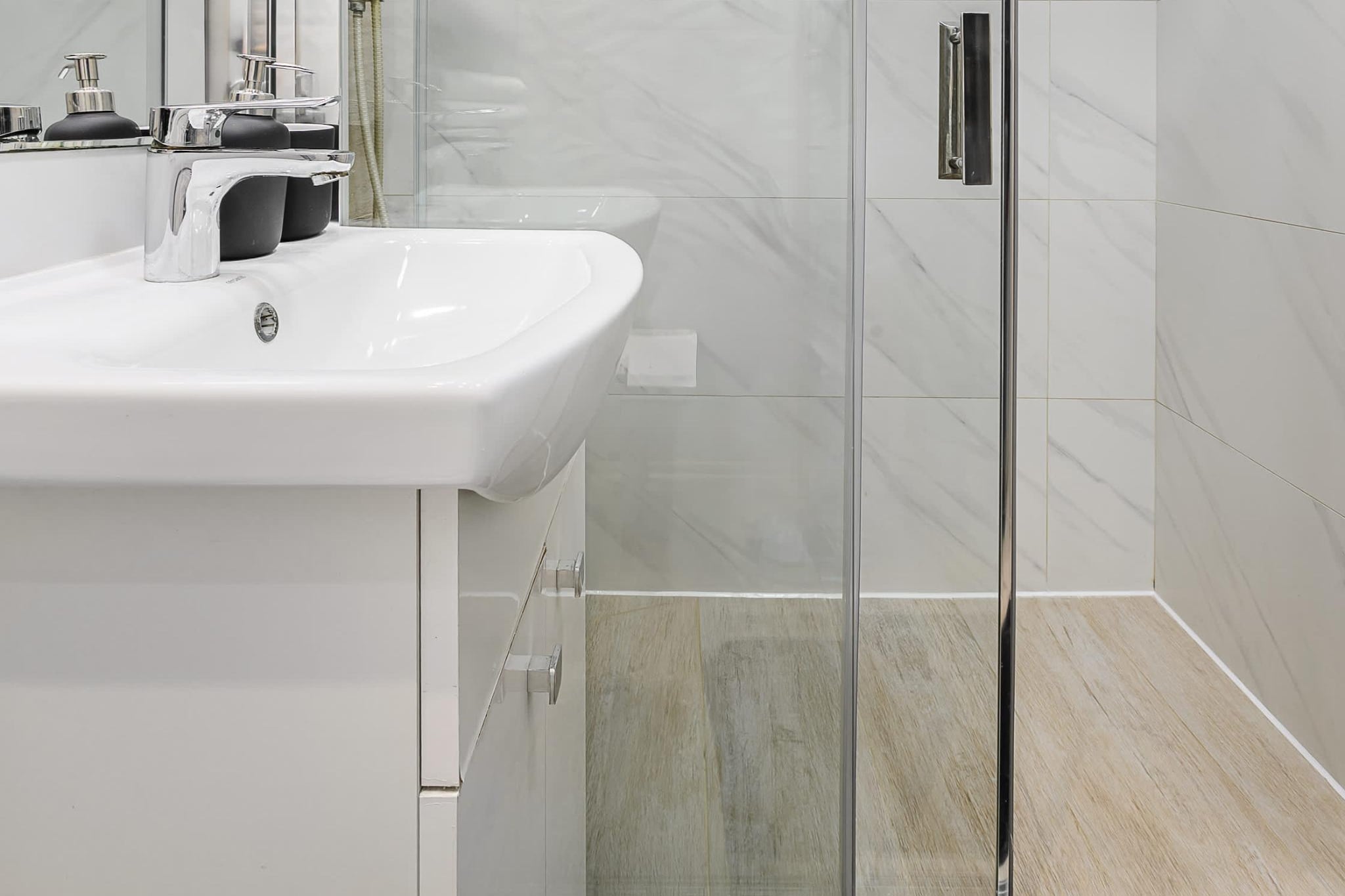 148.Plater 47/18 (4) - Badezimmer
