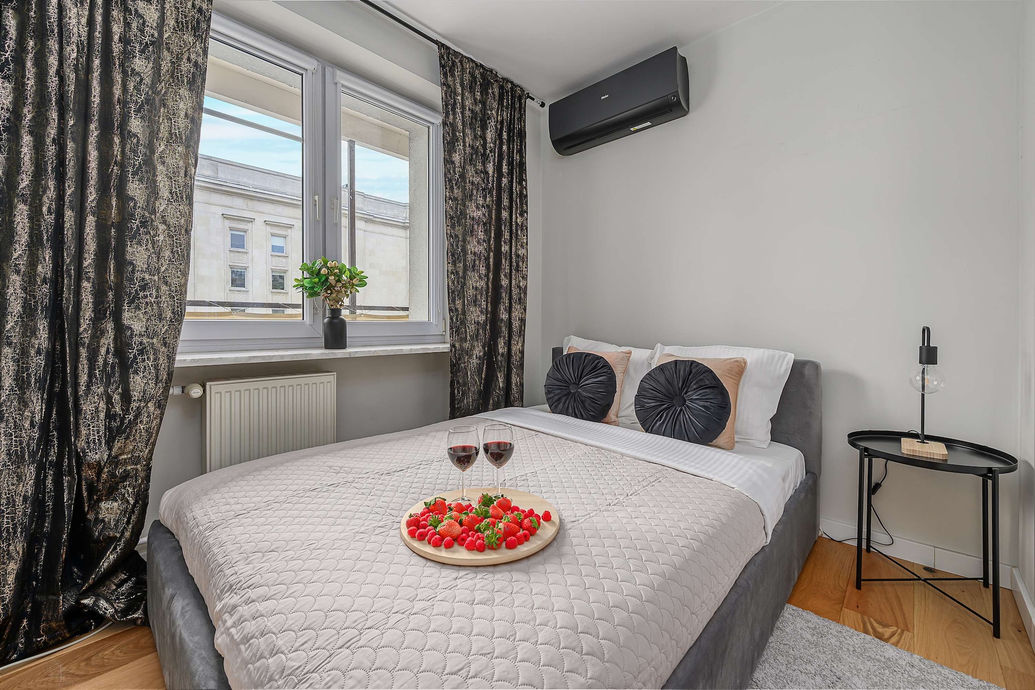 157.Żurawia 16A/6(4) - Schlafzimmer