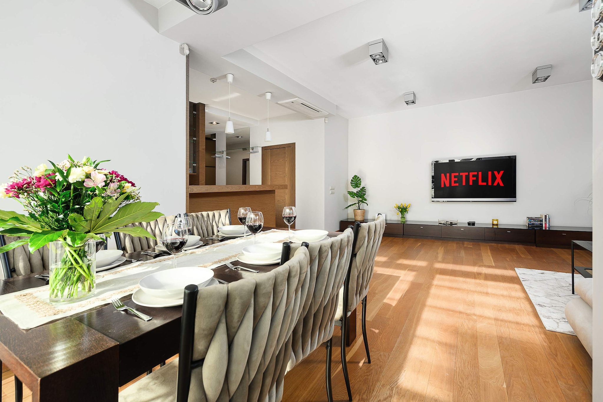 038. Tylna 8B (4) - Dining room