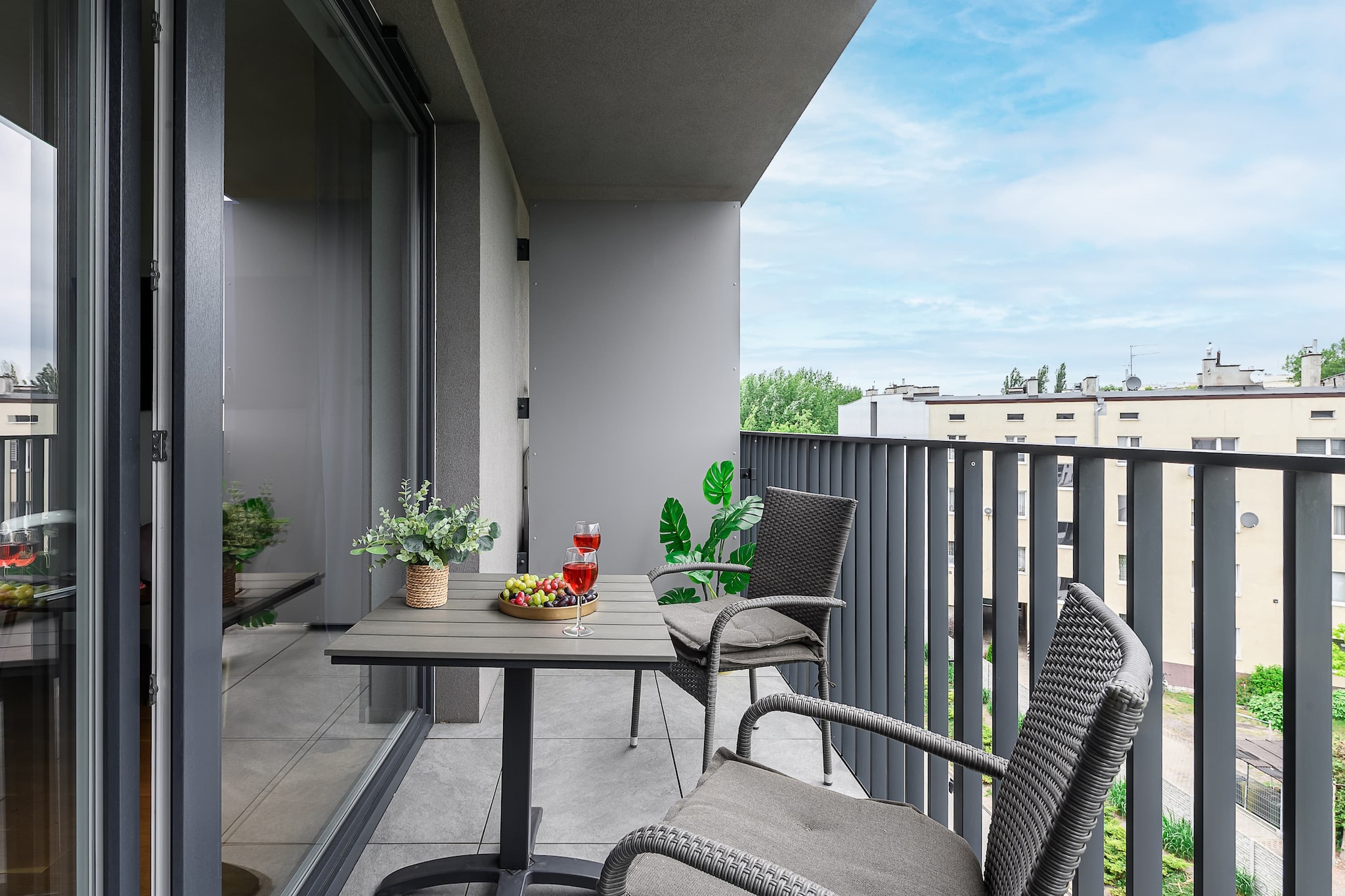 047. Drewn49A/38 (4) - Terrace balcony