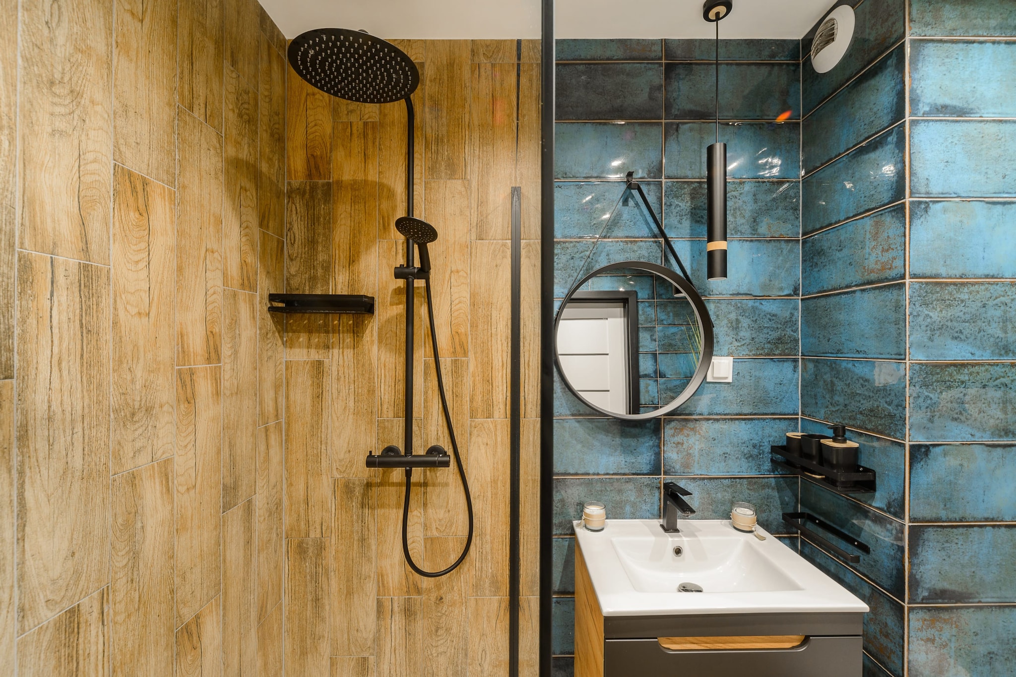 011.Wróbl21J/49(4)* - Bathroom