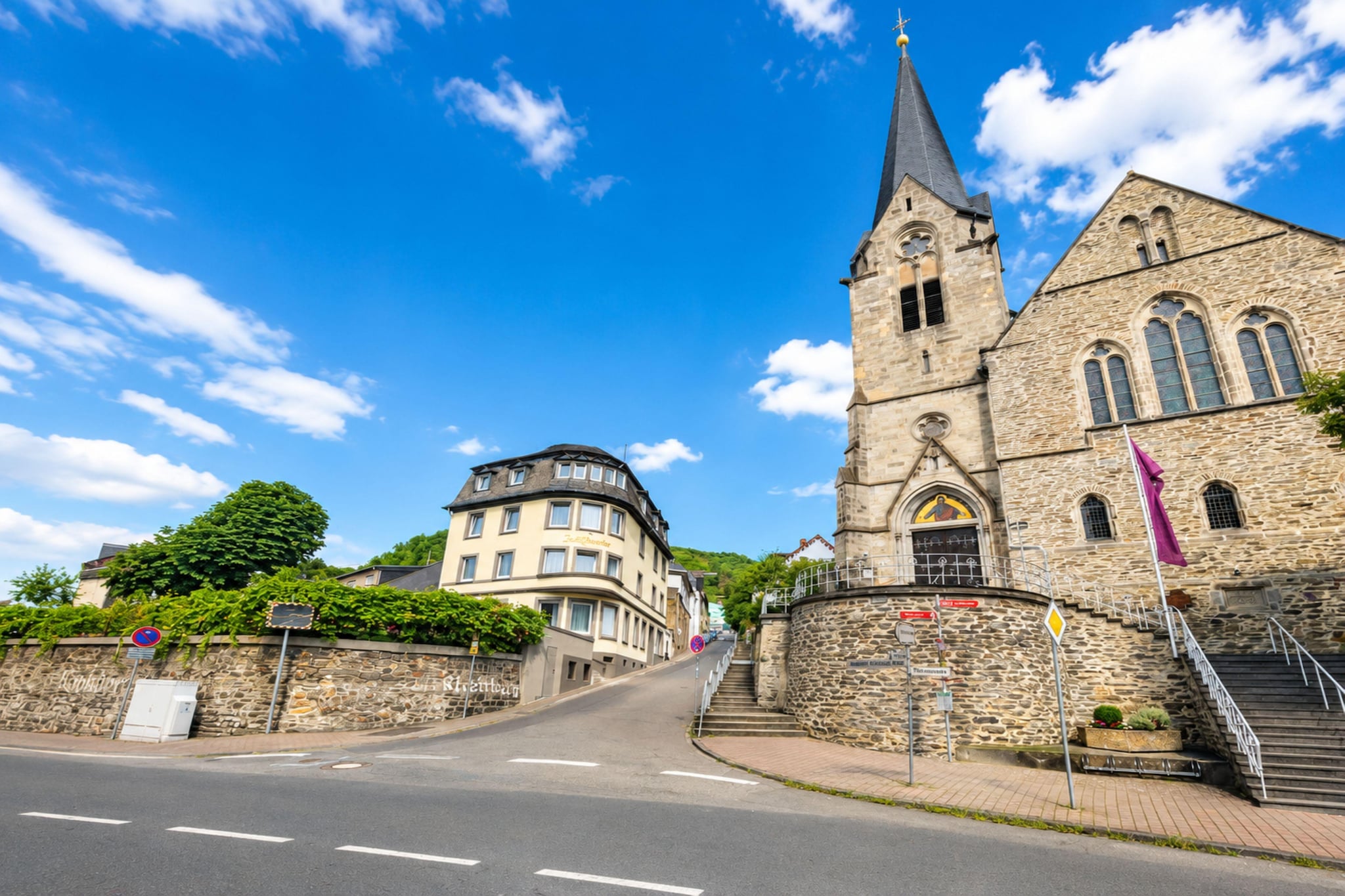 Zum Rheinberg Braubach App4  Etage 2 _ 2 P - Exterior in summer