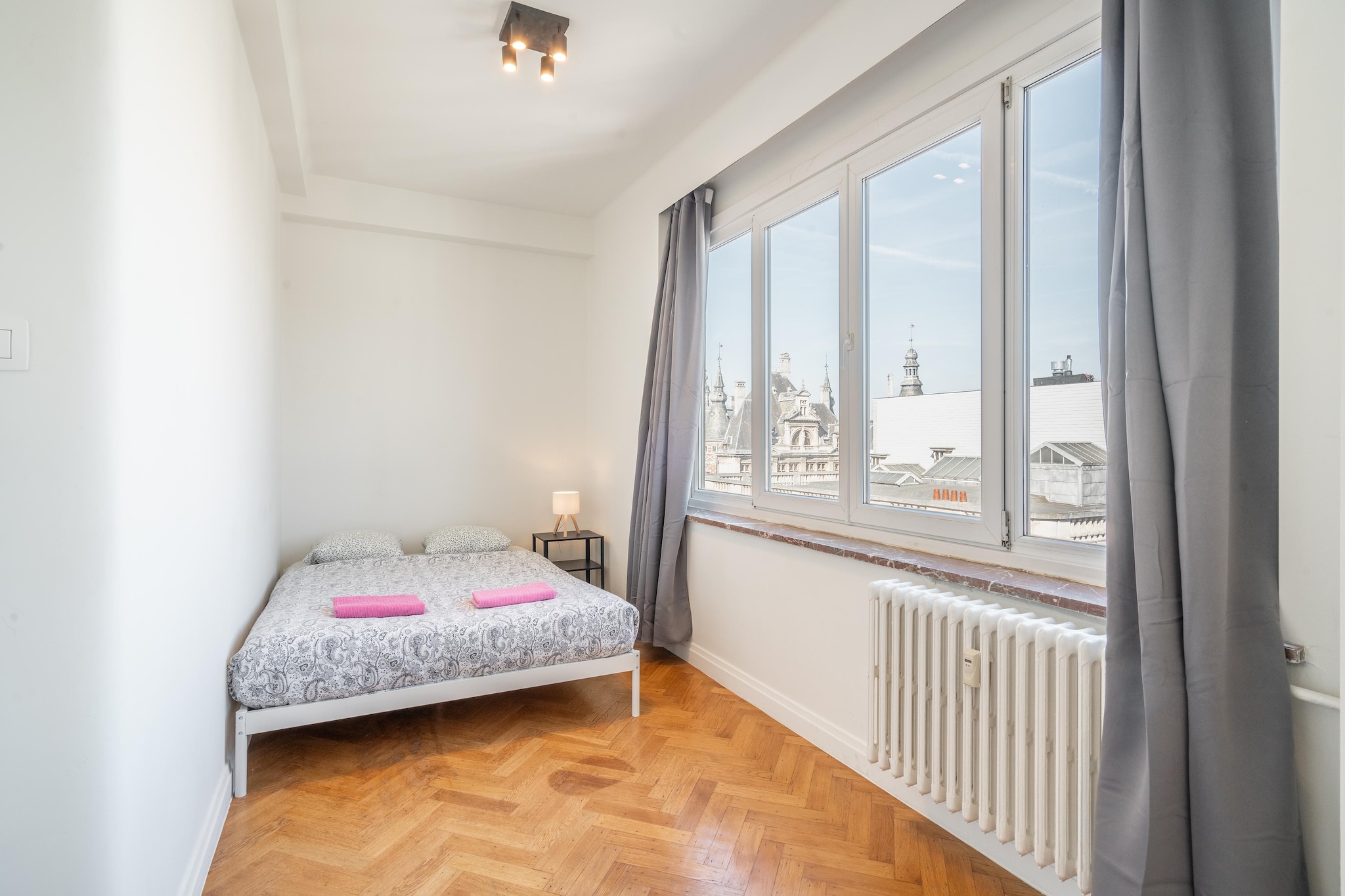 FR135_5L - Bedroom