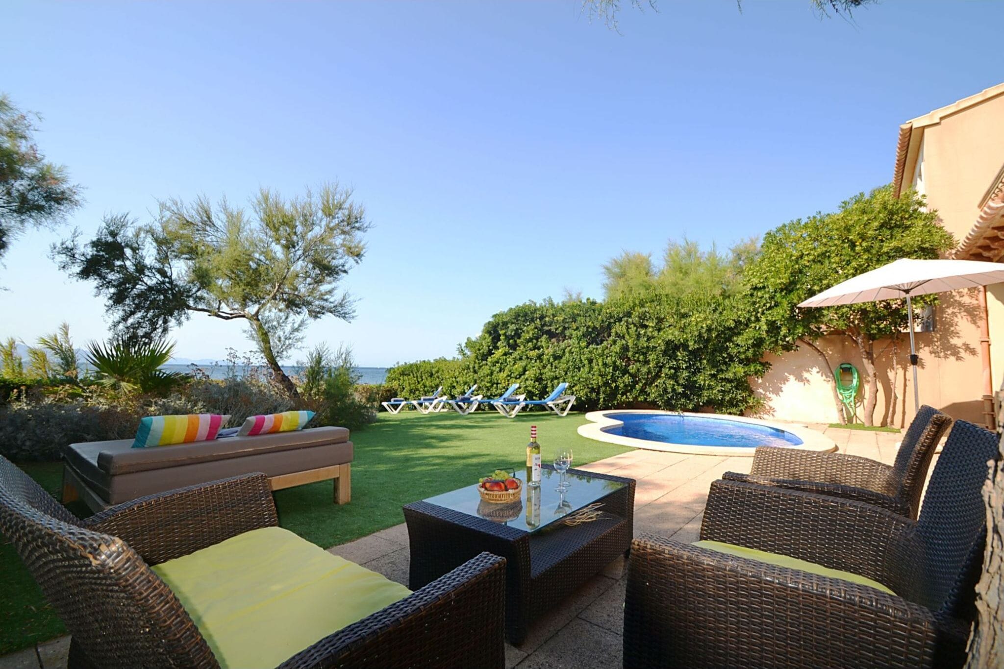 Fun, connected holiday home just 200m from wide sandy beach on Mallorca
