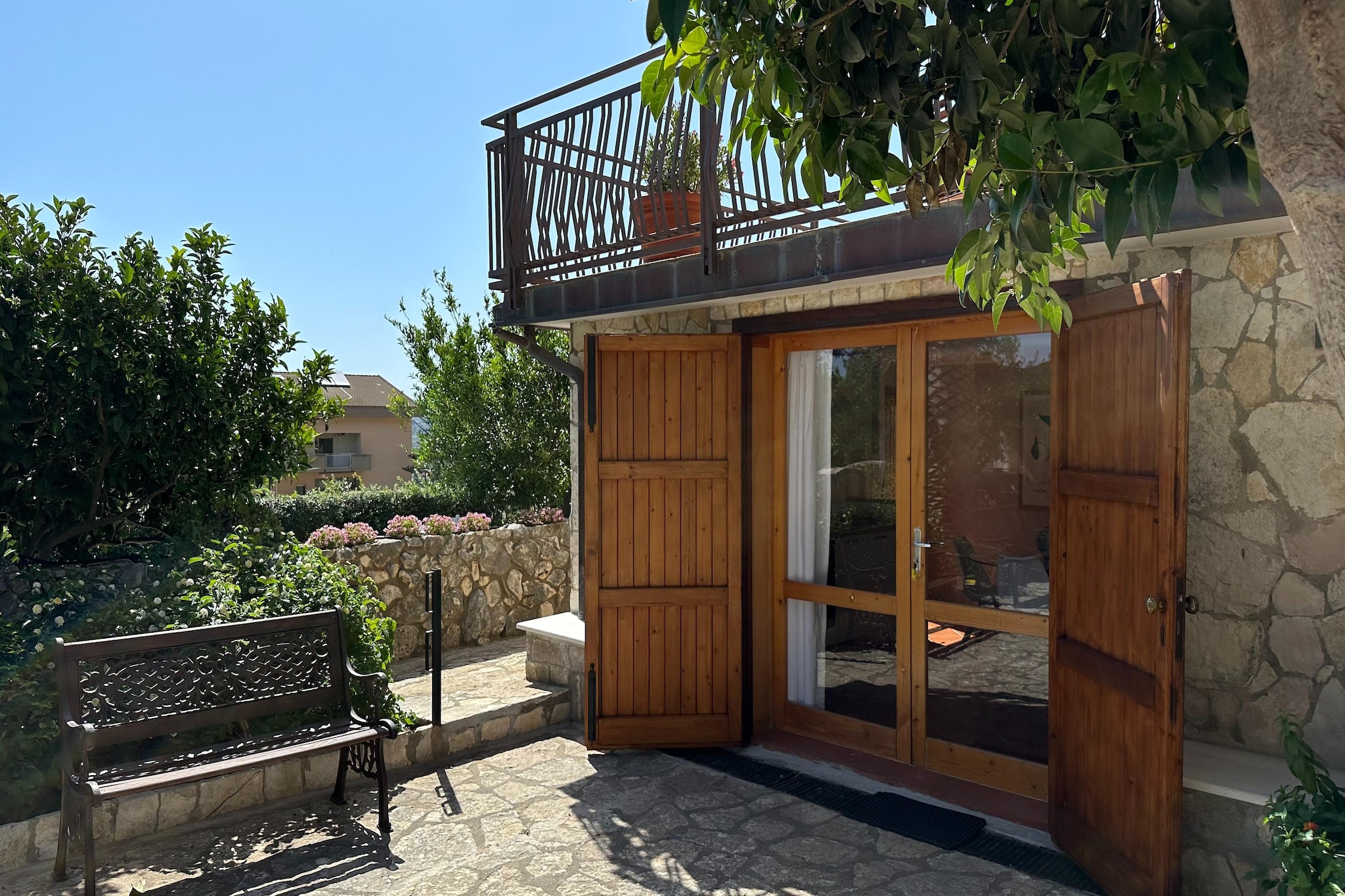 Patrizia Edera 4 - Exterior in summer