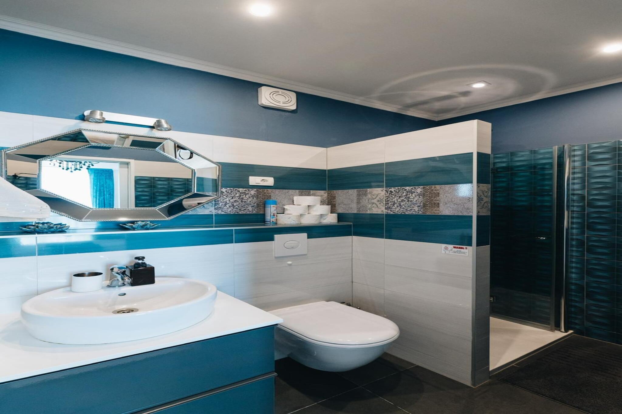 Deluxe apartment Marghareta - Three Bedroom Apartment with  Sea View and Terrace - Badkamer