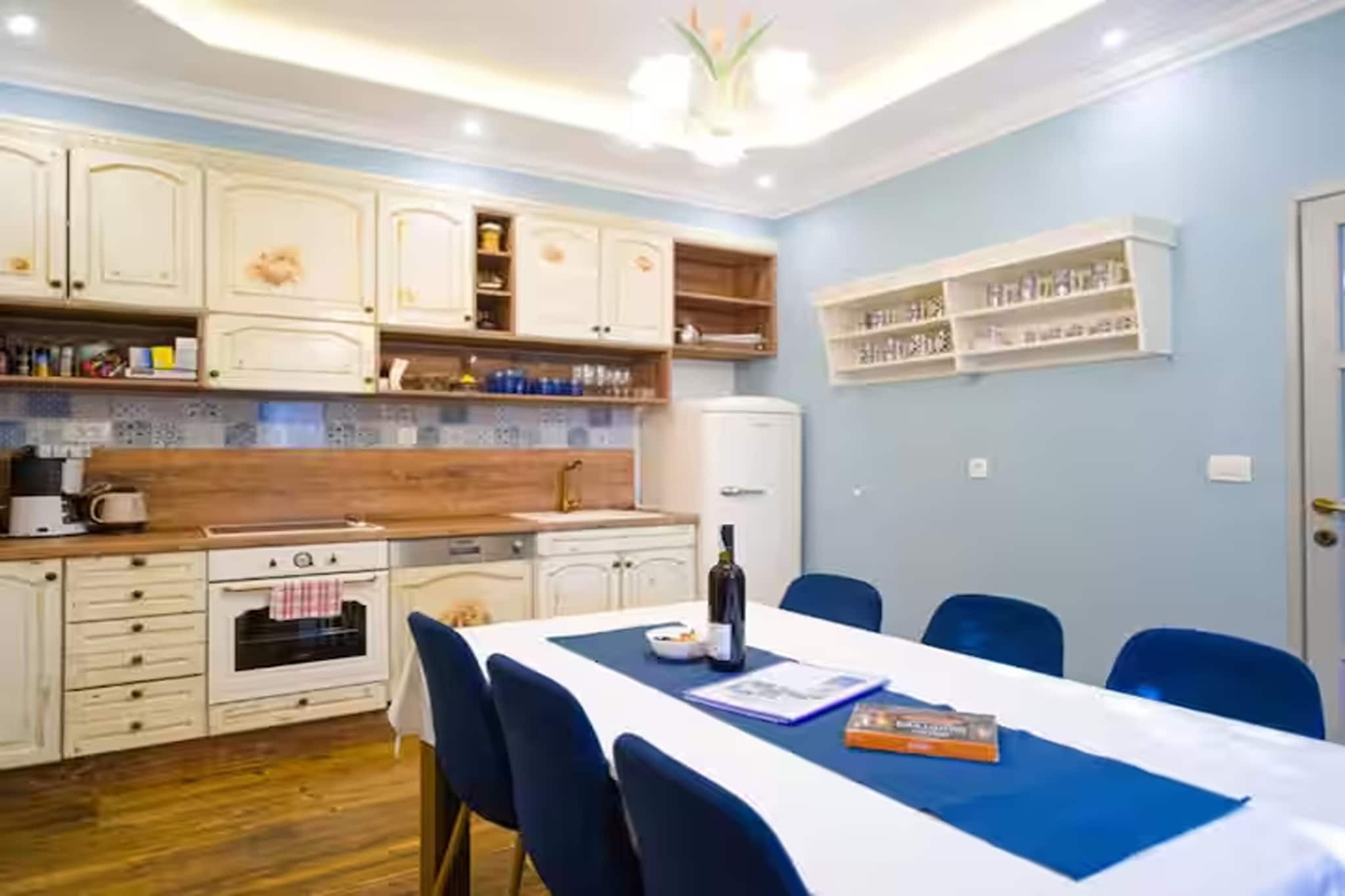 Deluxe apartment Marghareta - Three Bedroom Apartment with  Sea View and Terrace - Eetkamer