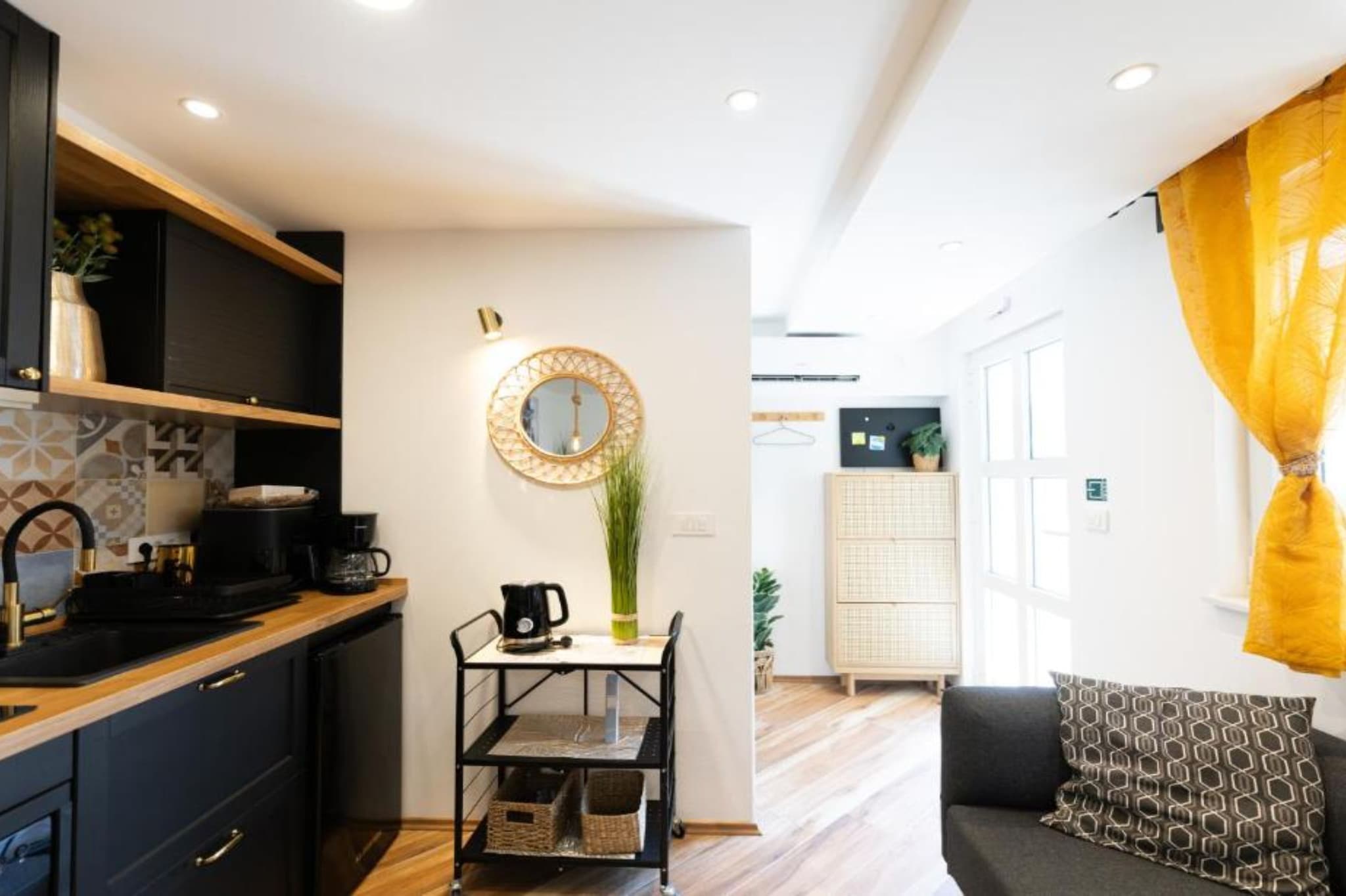 Marghareta Apartment NO 1 - TOP Location - Studio Apartment
