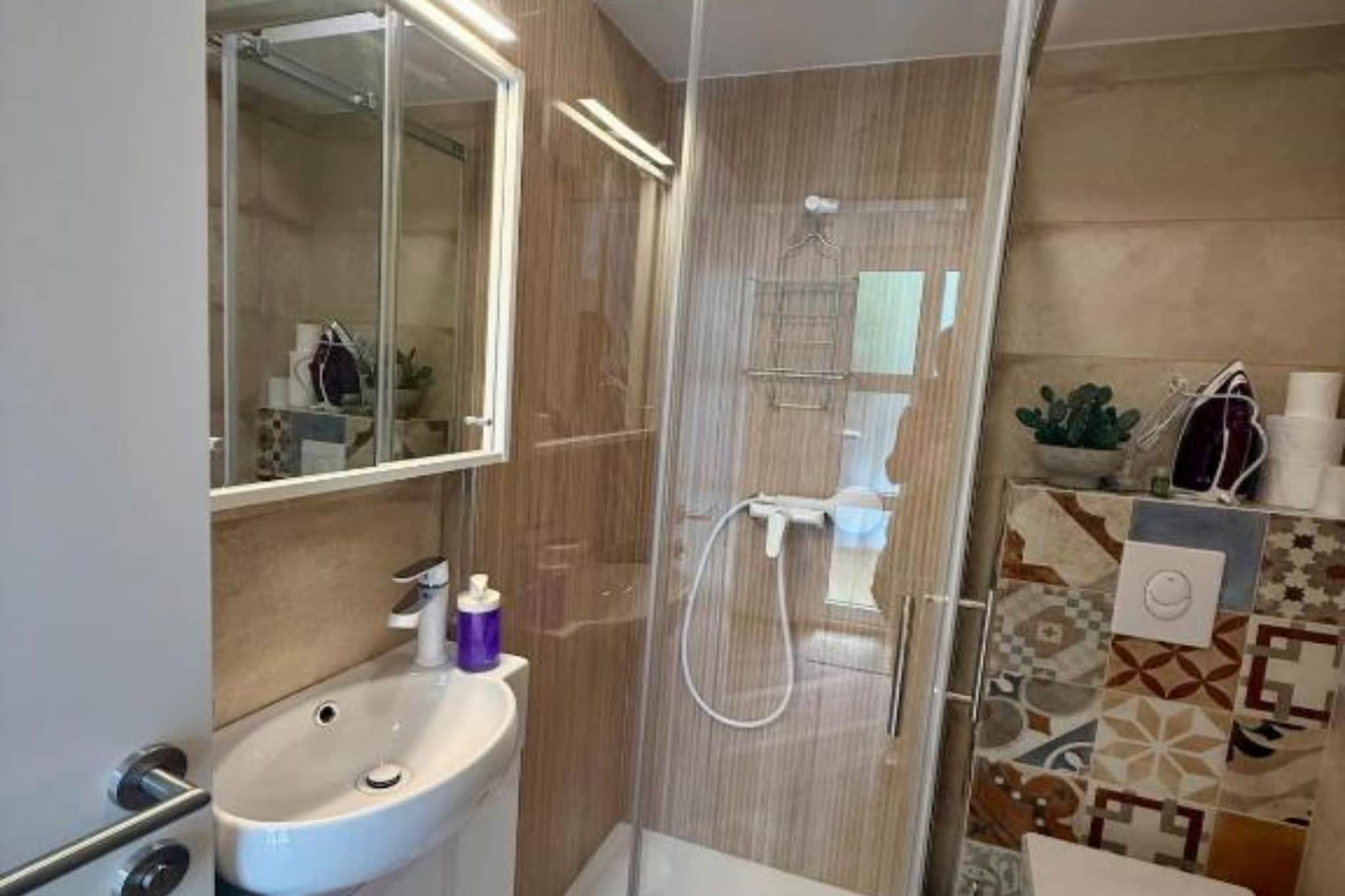 Marghareta Apartment NO 1 - TOP Location - Studio Apartment - Salle de bain
