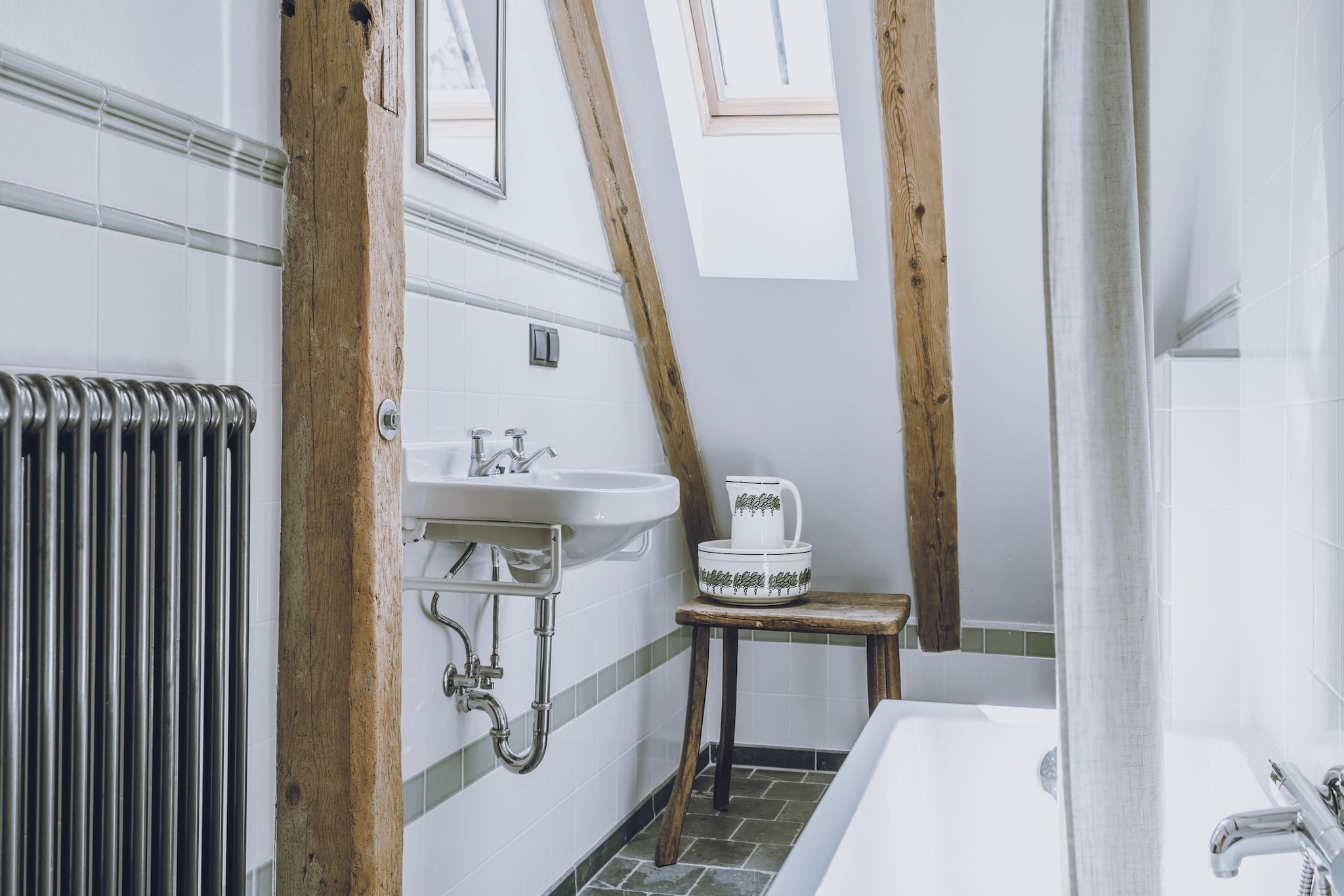 Apartment 8 - Oak - Bathroom