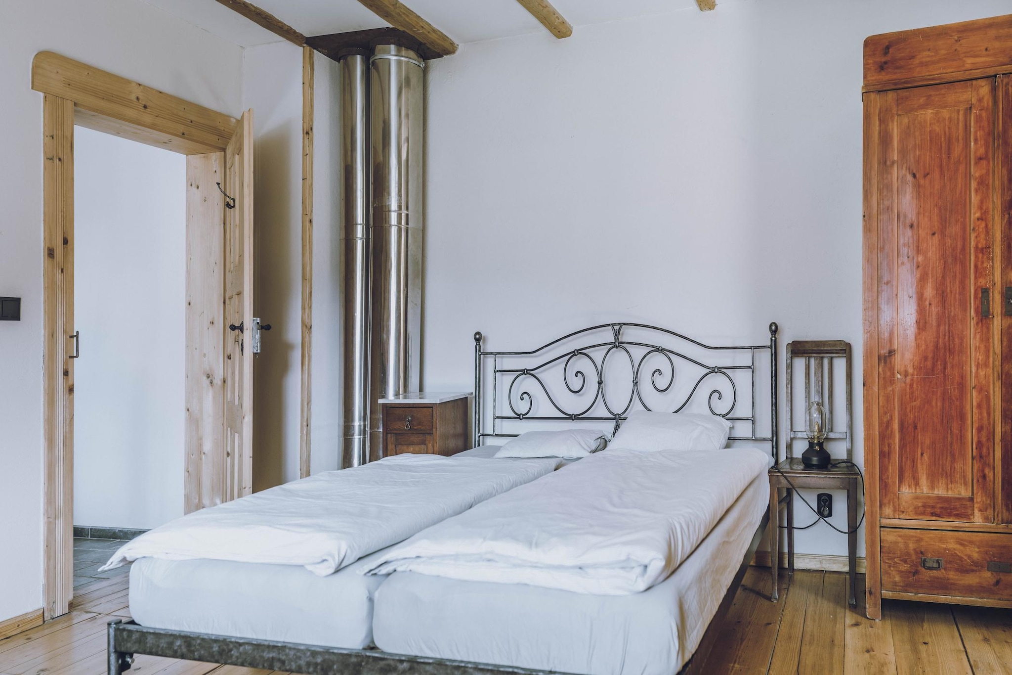 Apartment 8 - Oak - Bedroom