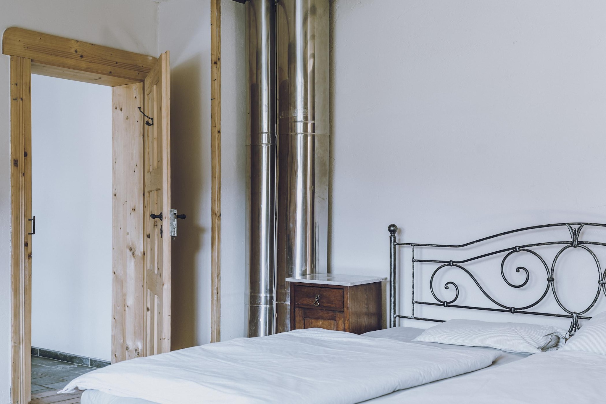 Apartment 8 - Oak - Bedroom