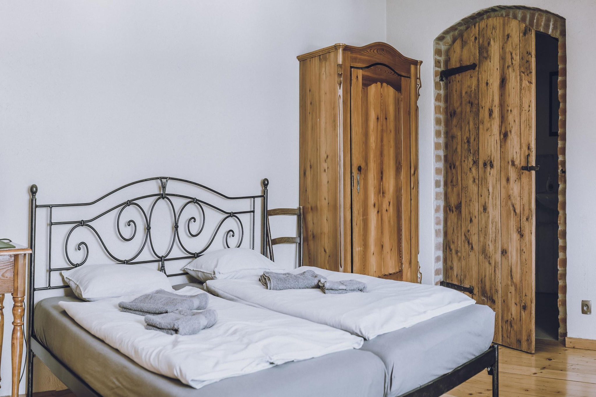 Apartment 9 - Swallow - Bedroom