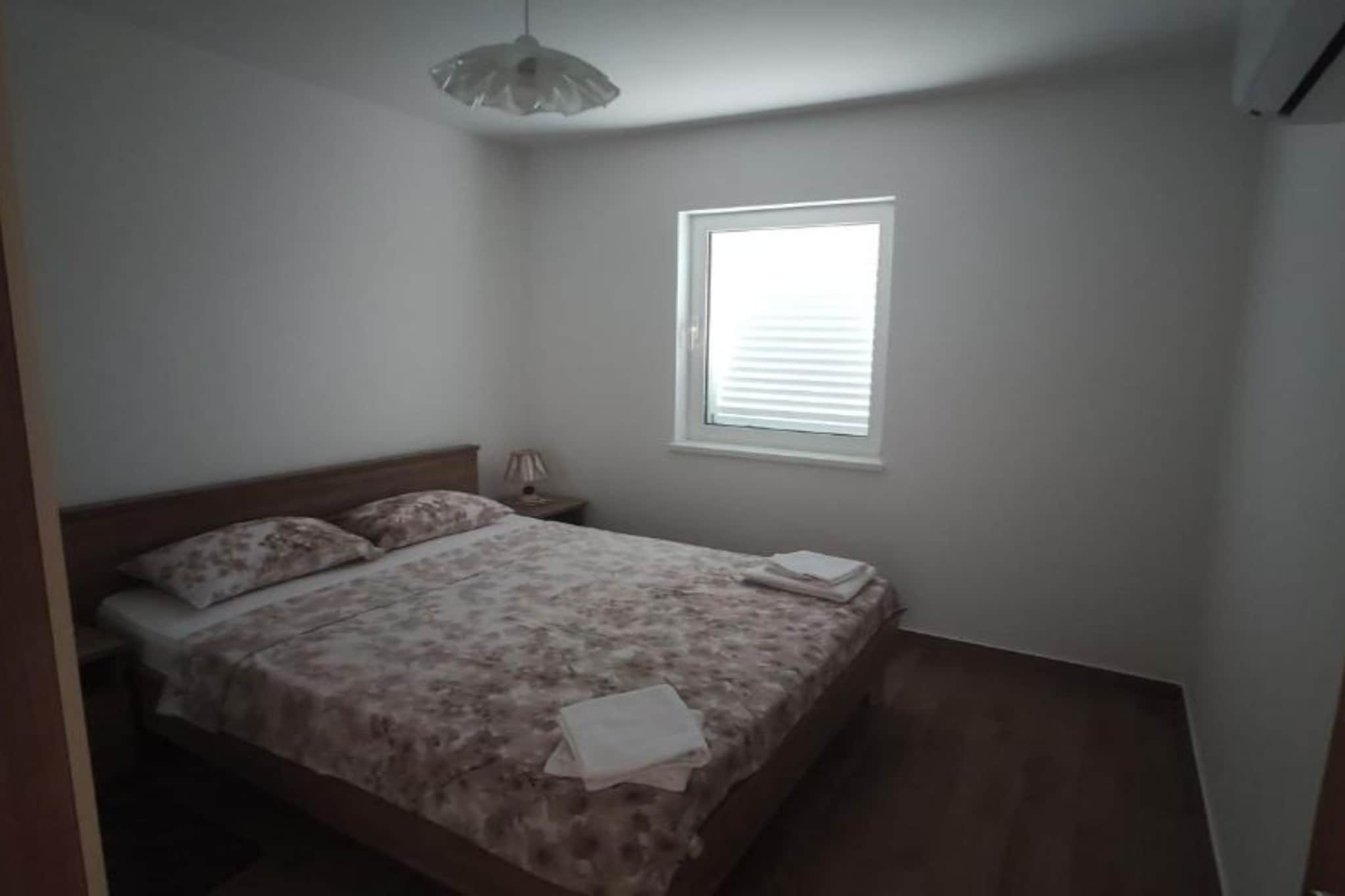 Andrea Adriatic Oasis Karlobag - Two Bedroom Apartment with Balcony and Garden View - Chambre