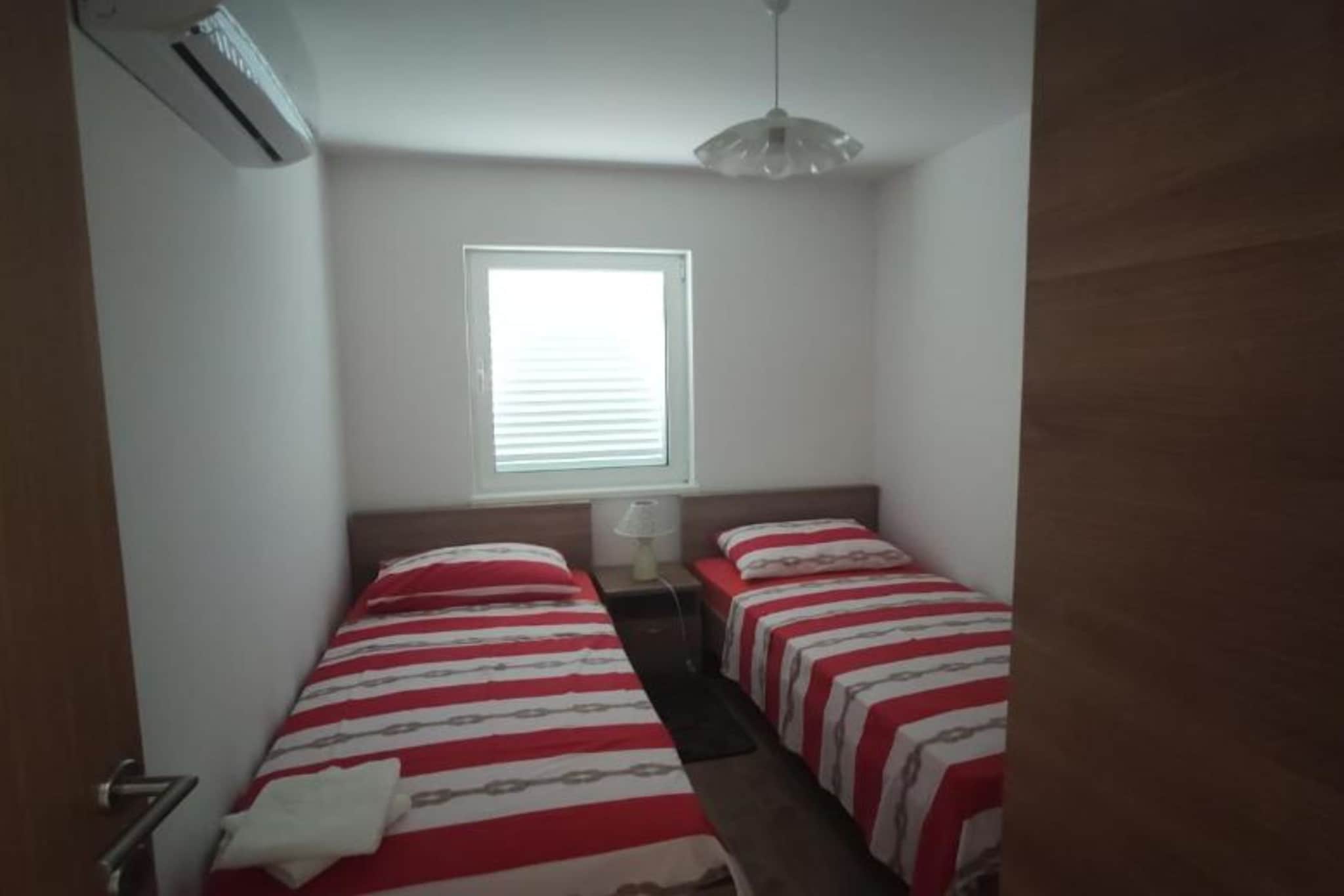 Andrea Adriatic Oasis Karlobag - Two Bedroom Apartment with Balcony and Garden View - Chambre