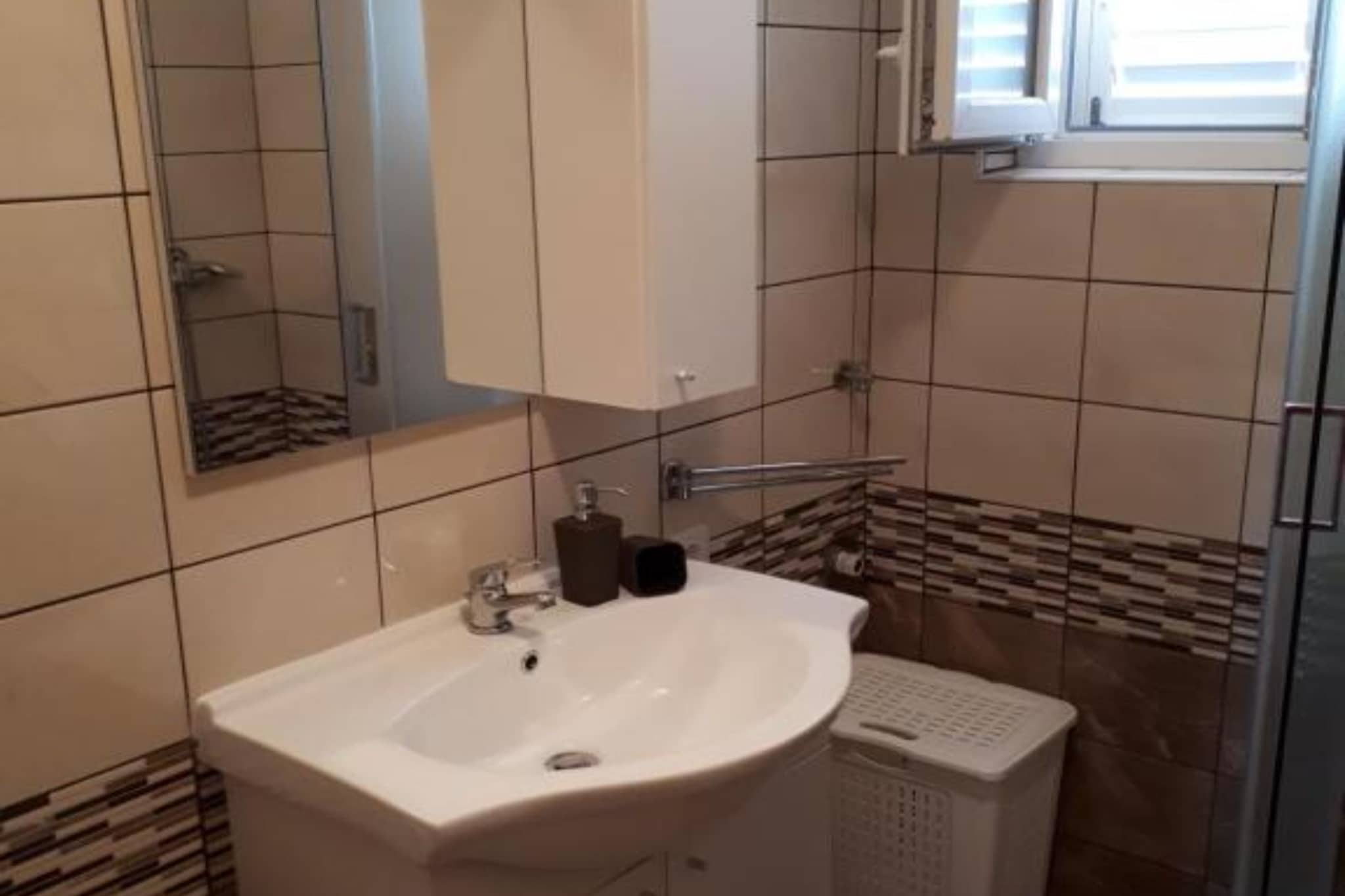 Andrea Adriatic Oasis Karlobag - Two Bedroom Apartment with  Terrace and Sea View - Salle de bain