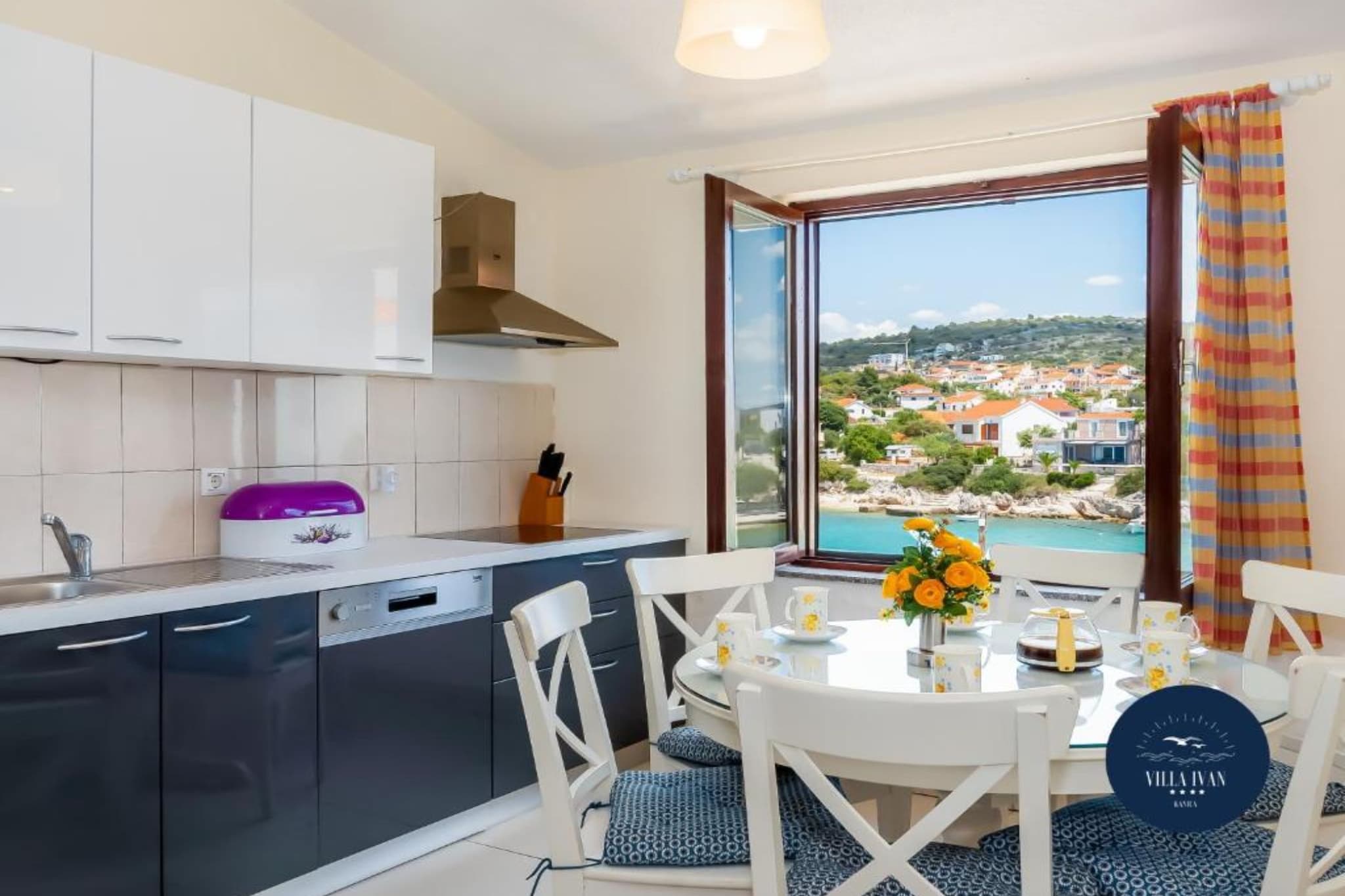 Villa Ivan apartment with balcony and sea view A1 - Salle à manger