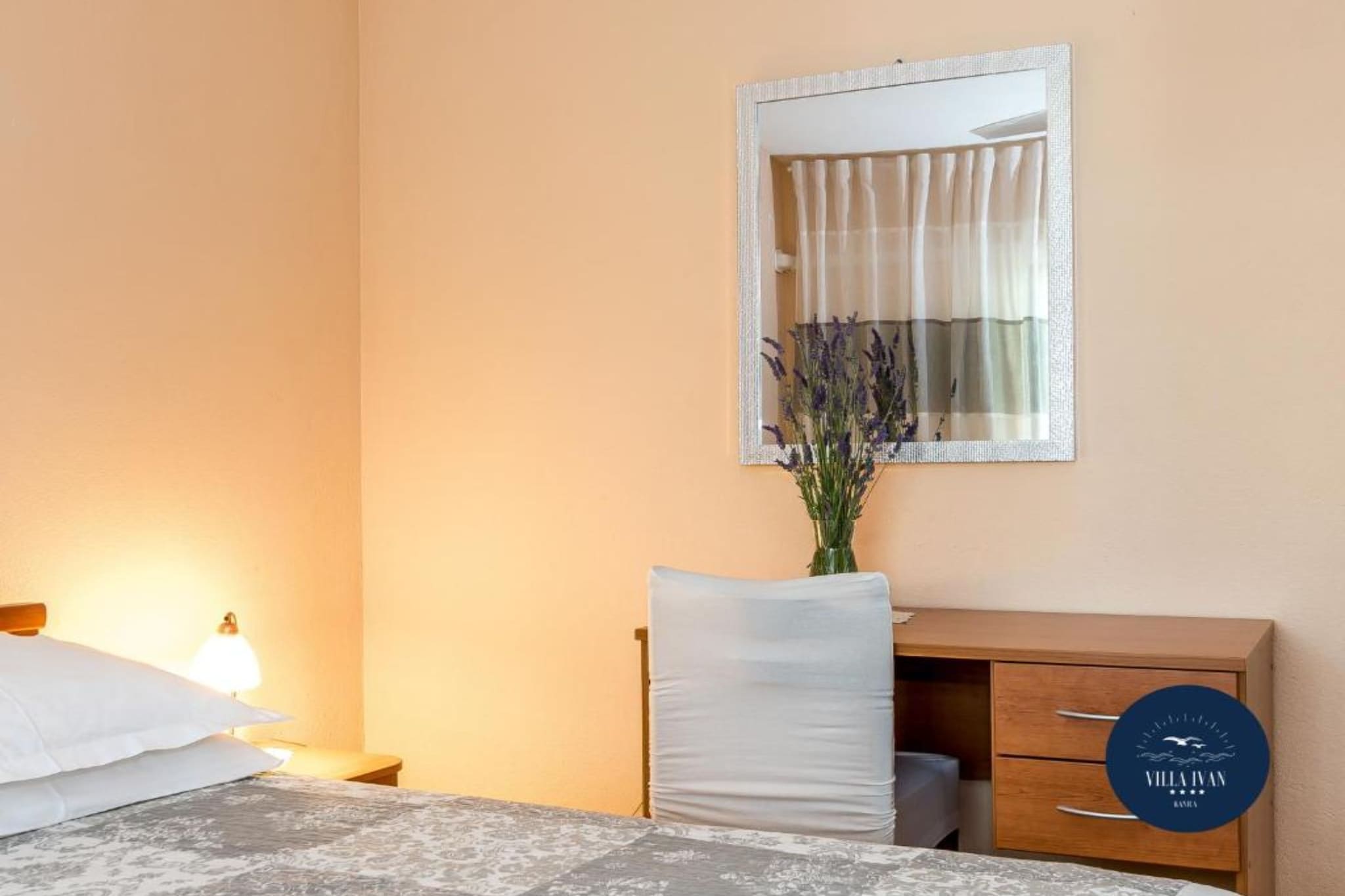 Villa Ivan apartment with balcony and sea view A1 - Chambre