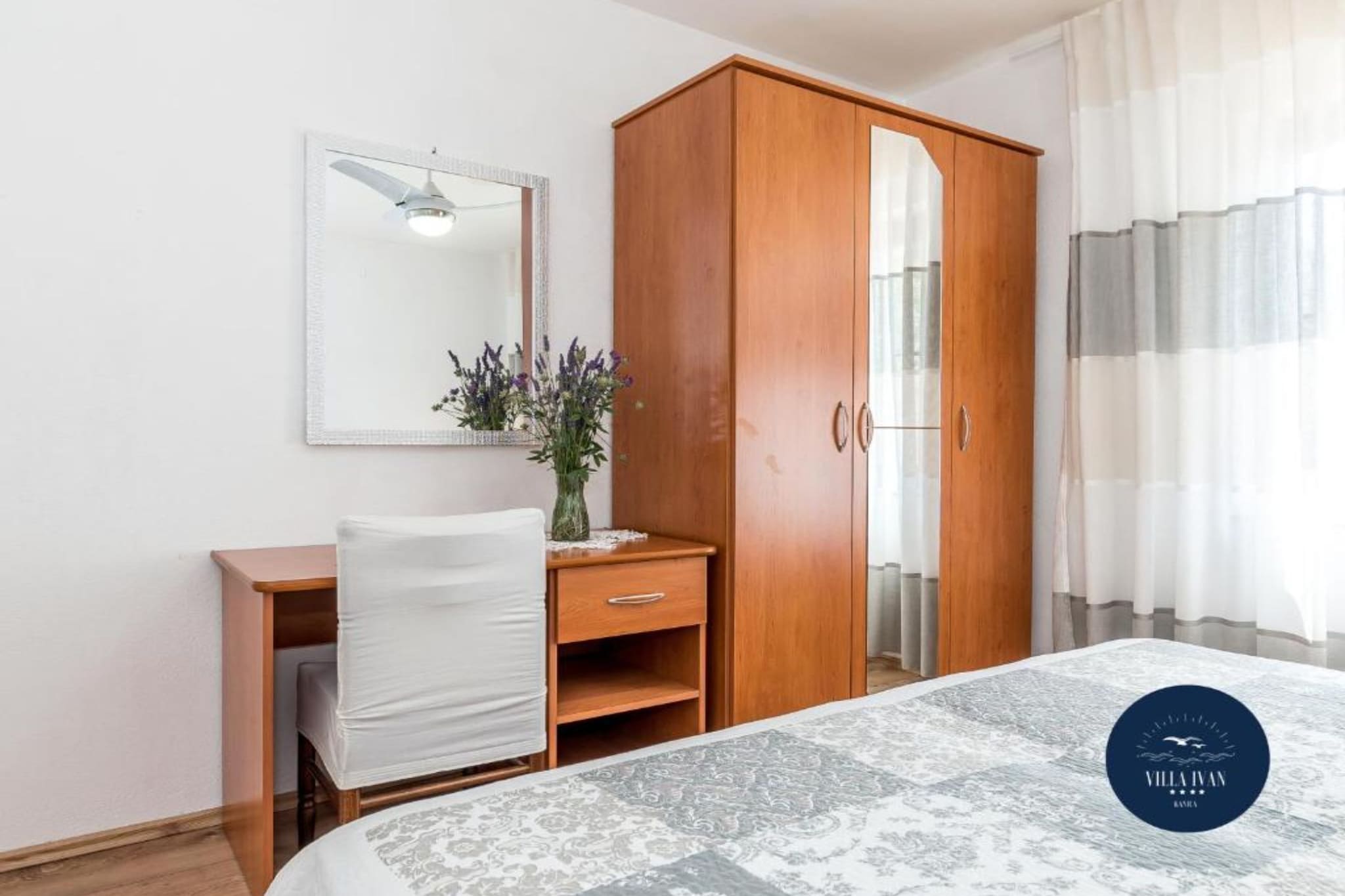 Villa Ivan apartment with balcony and sea view A1 - Chambre