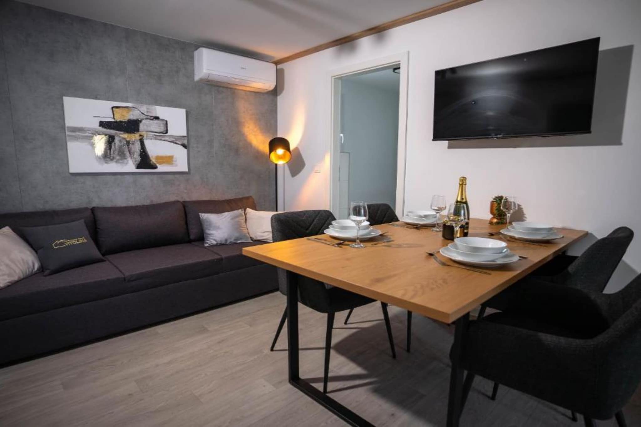 Lux Mobile Homes Vodice - Two bedroom home with private hot tub (Aurora) - Woonkamer