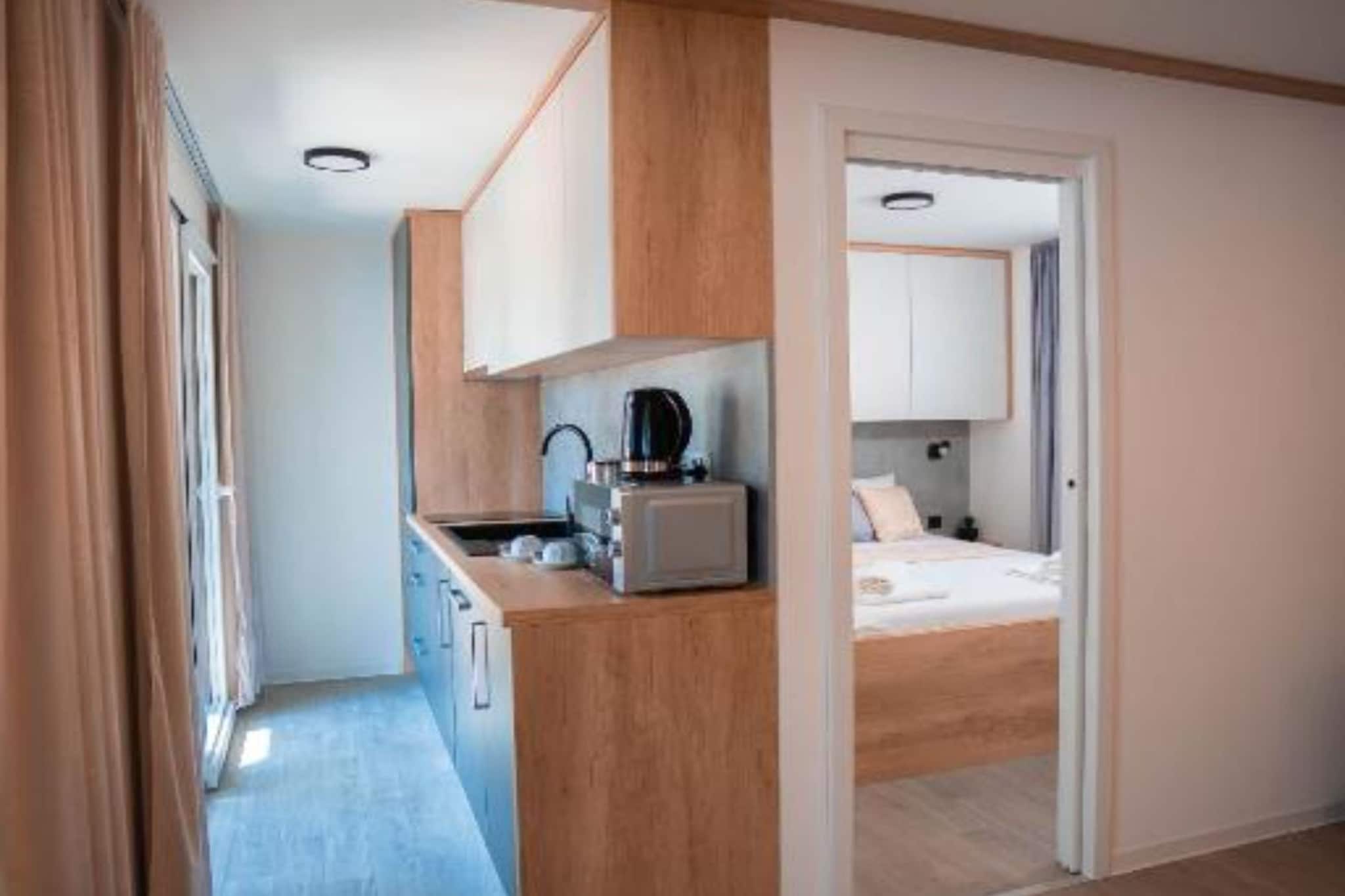 Lux Mobile Homes Vodice - Two bedroom home with private hot tub (Aurora) - Keuken
