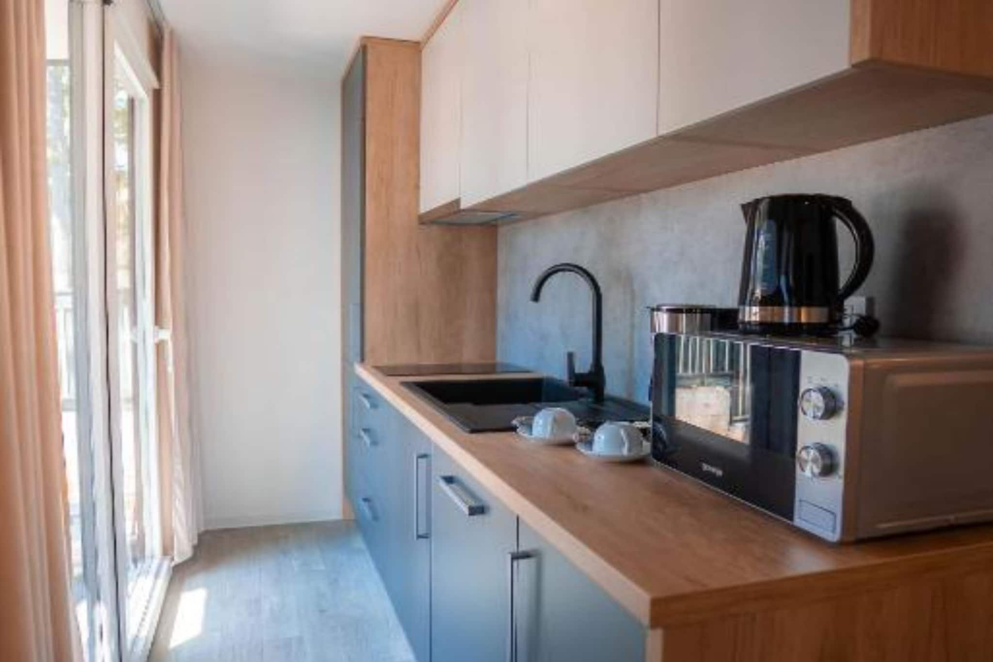 Lux Mobile Homes Vodice - Two bedroom home with private hot tub (Aurora) - Keuken