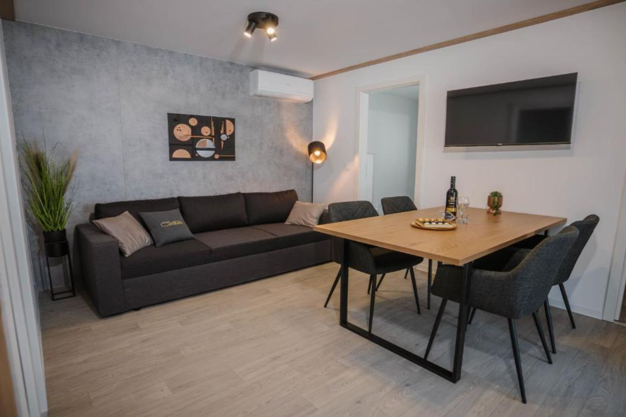 Lux Mobile Homes Vodice -  Two bedroom home with private hot tub (Aria) - Woonkamer