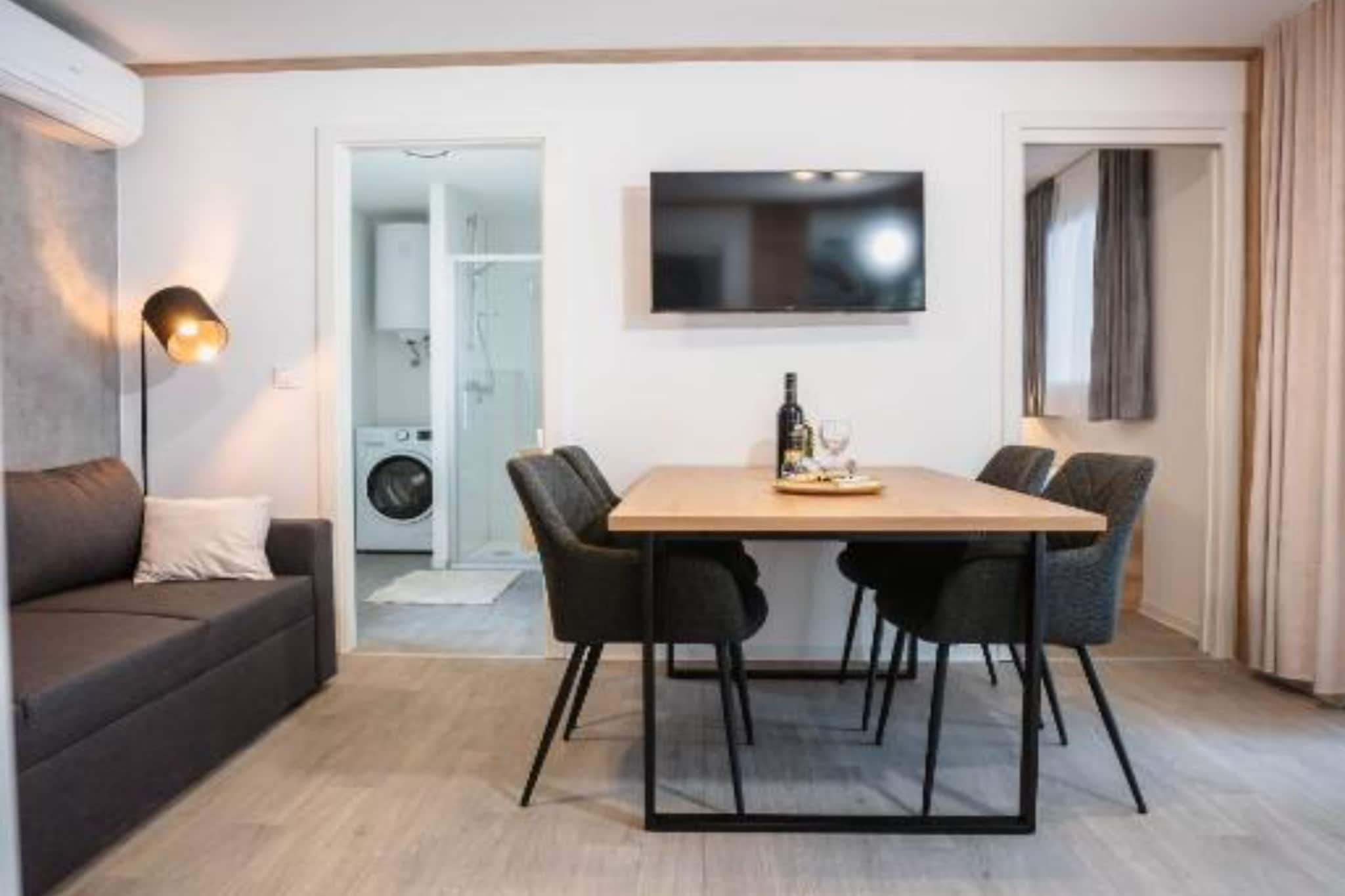 Lux Mobile Homes Vodice -  Two bedroom home with private hot tub (Aria) - Eetkamer