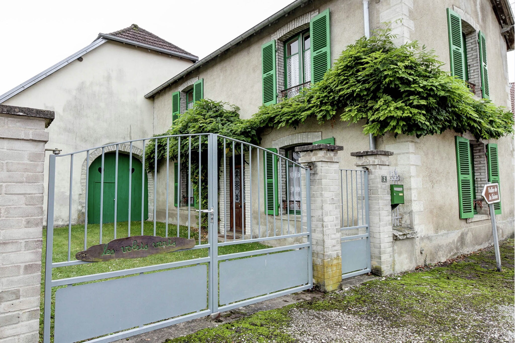 Traditionelles Ferienhaus mit Kamin in Vannes, Frankreich