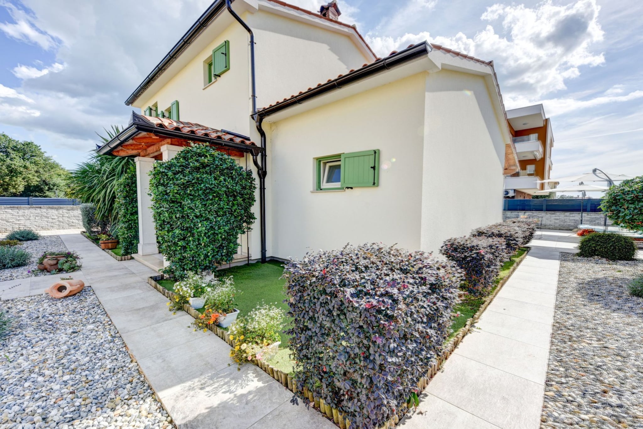Guest house Gabriel with pool - Buitenlucht