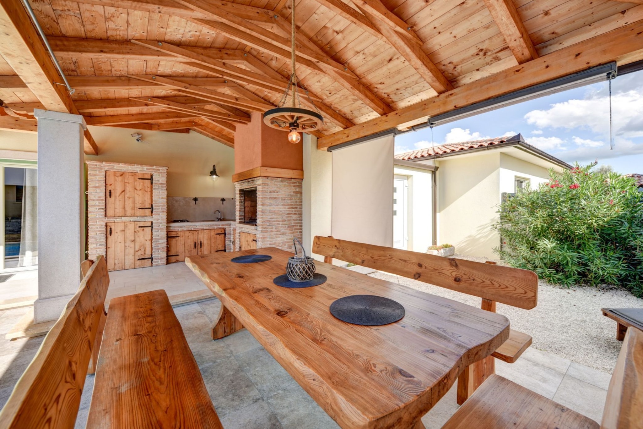 Guest house Gabriel with pool - Terras