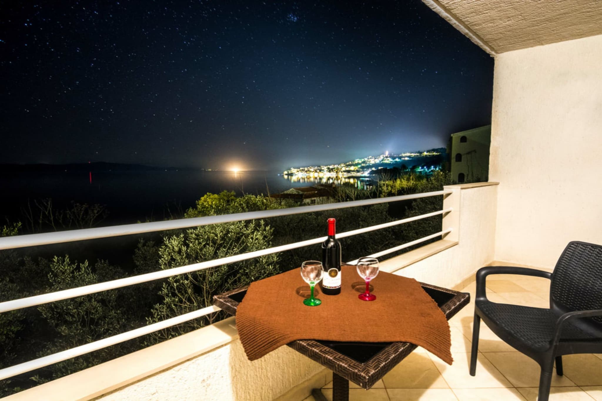Villa Maslina-Olive two bedroom apartment with balconies and sea view Faros