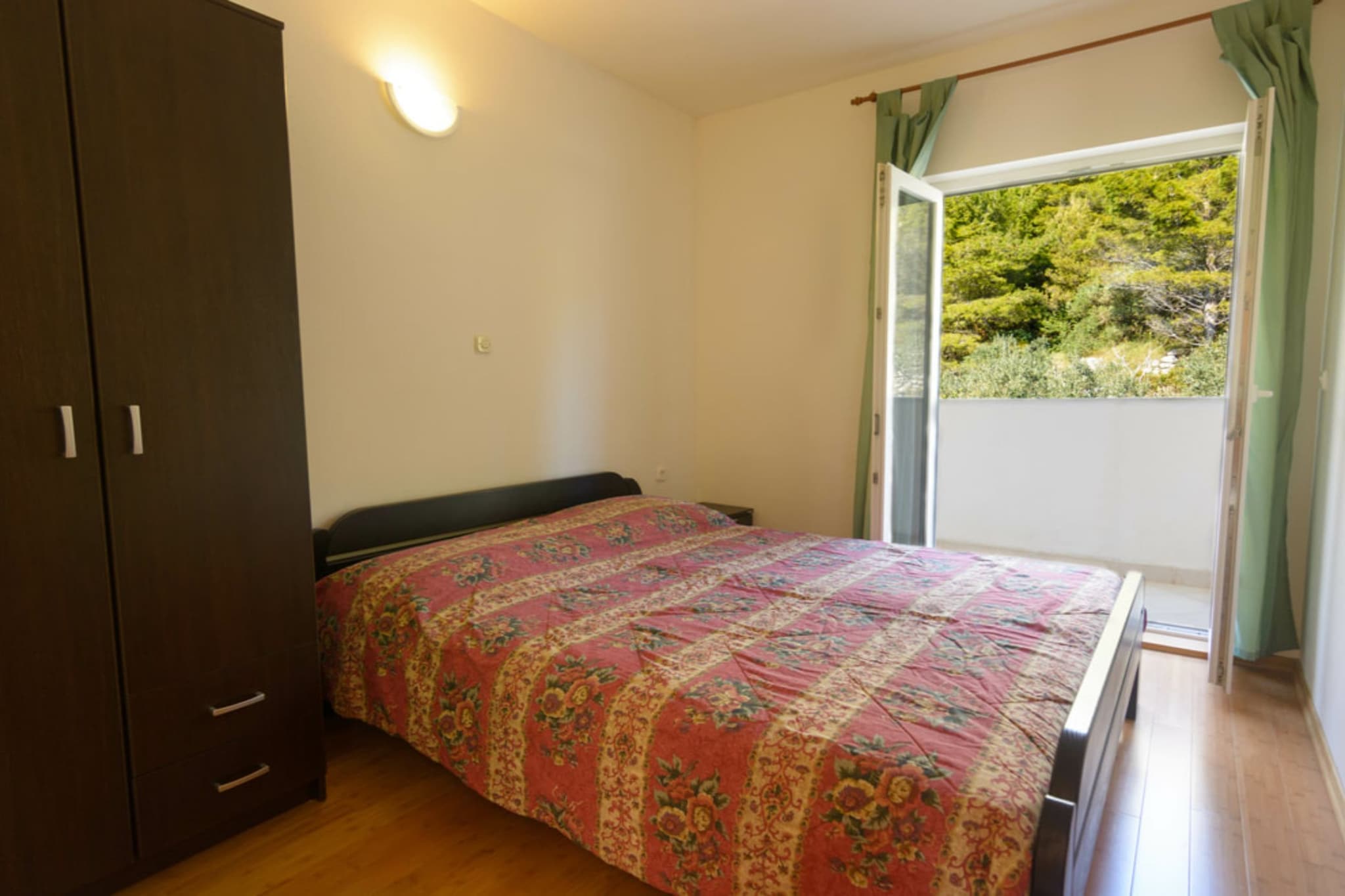 Villa Maslina-Olive two bedroom apartment with balconies and sea view Faros
