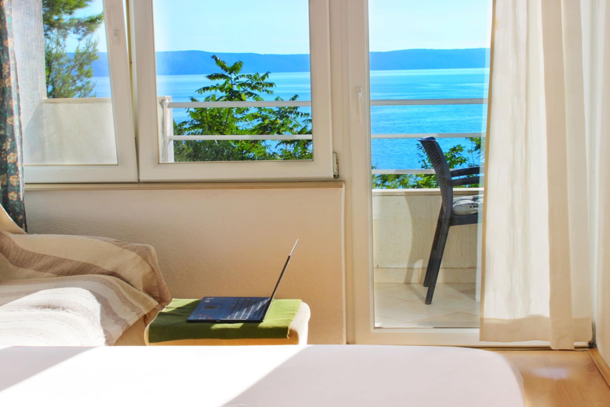 Villa Maslina-Olive two bedroom apartment with balcony and sea view Igraine