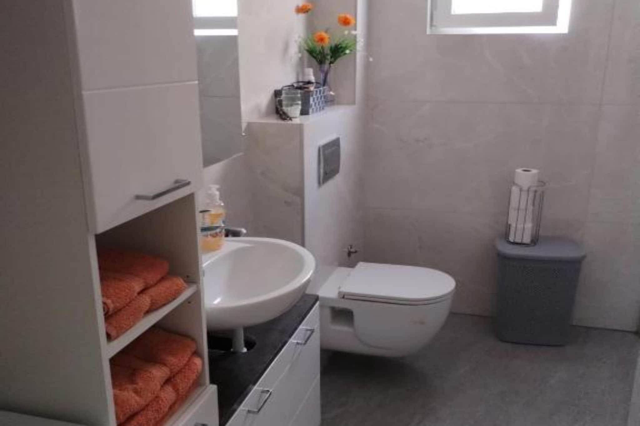 Comfort Apartments Orma - Classic One Bedroom Apartment with Terrace - Badkamer