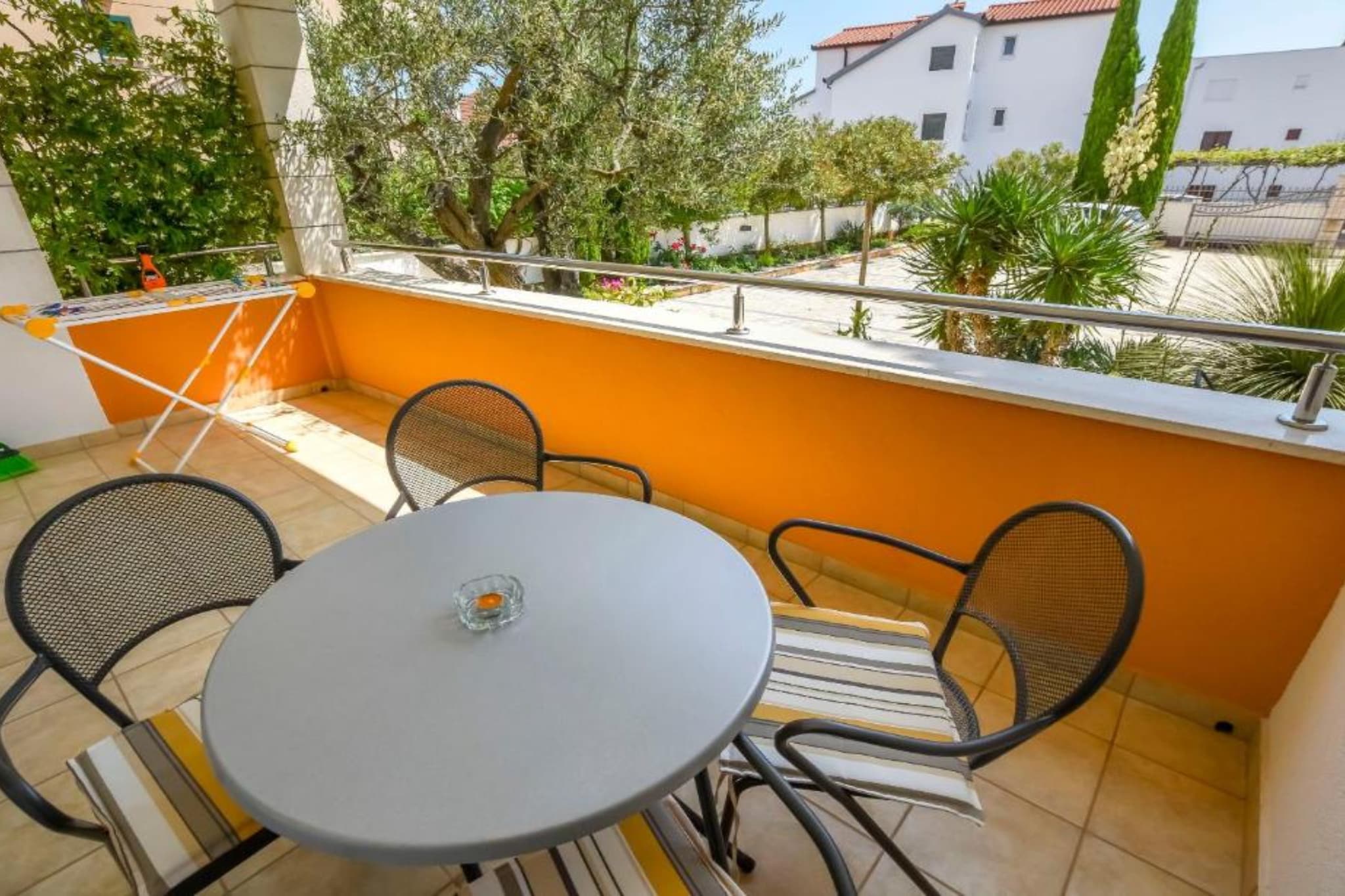 Aurel Suites- One Bedroom Apartment with Balcony