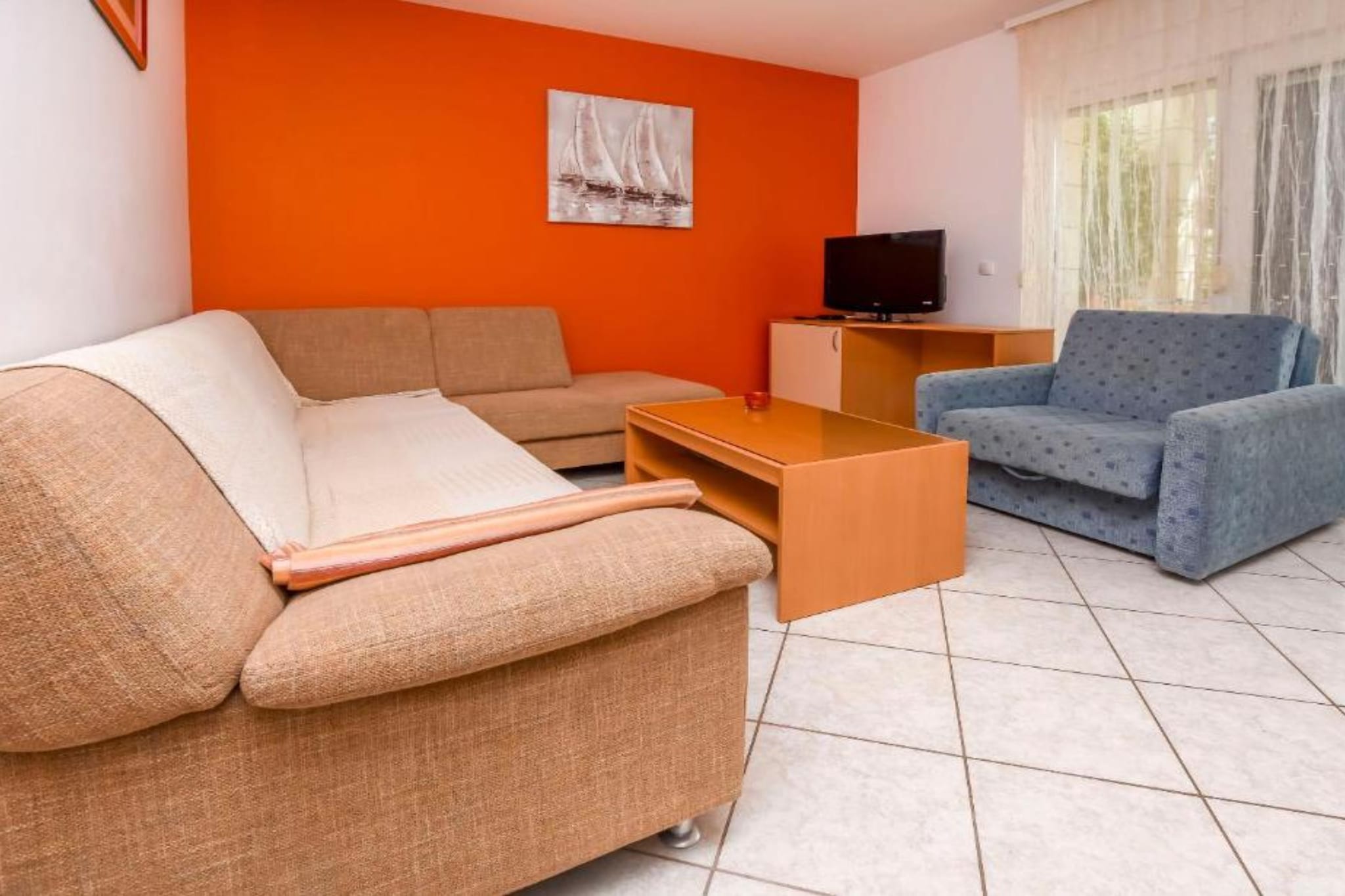 Aurel Suites- One Bedroom Apartment with Balcony