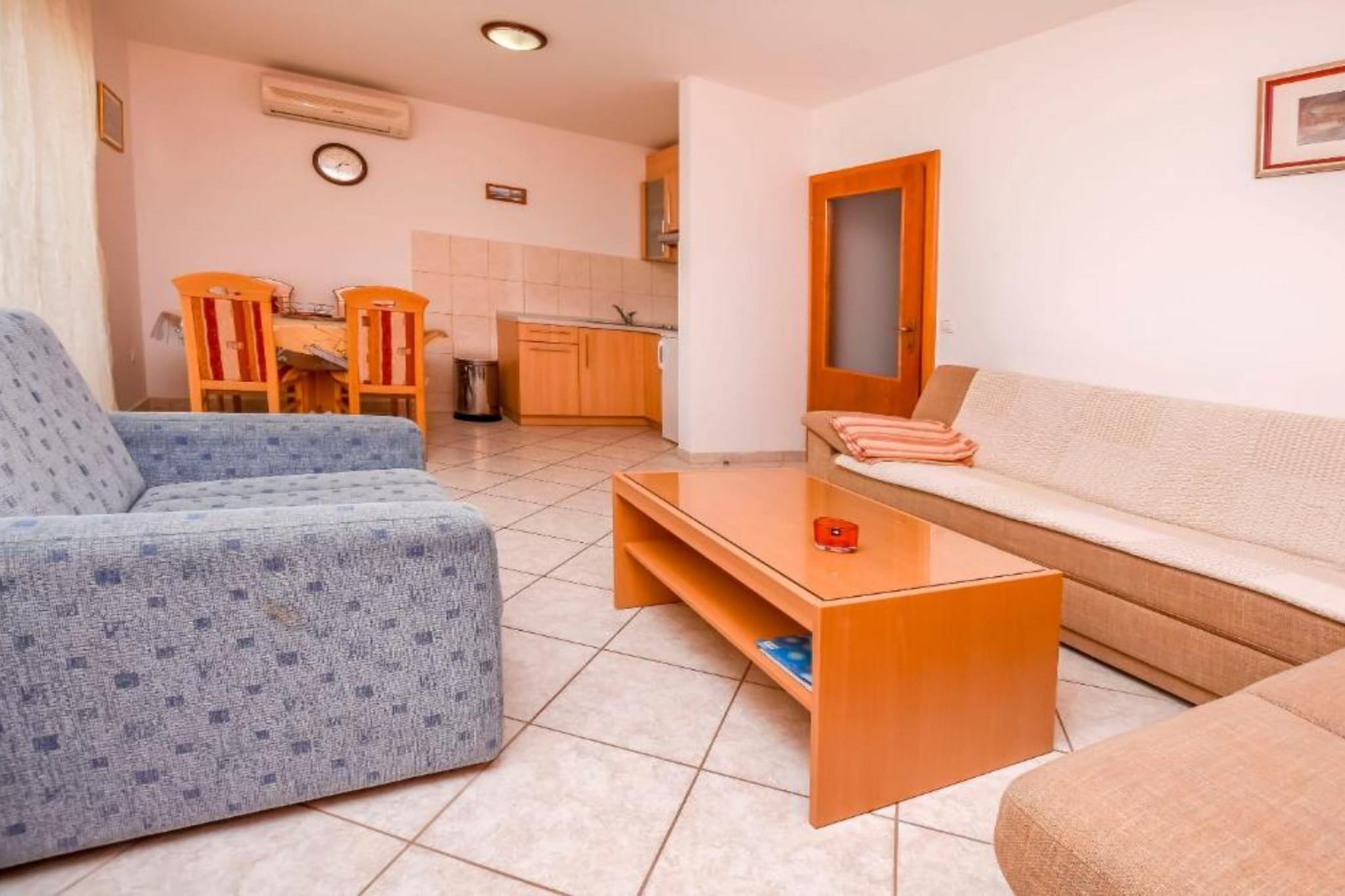 Aurel Suites- One Bedroom Apartment with Balcony - Chambre