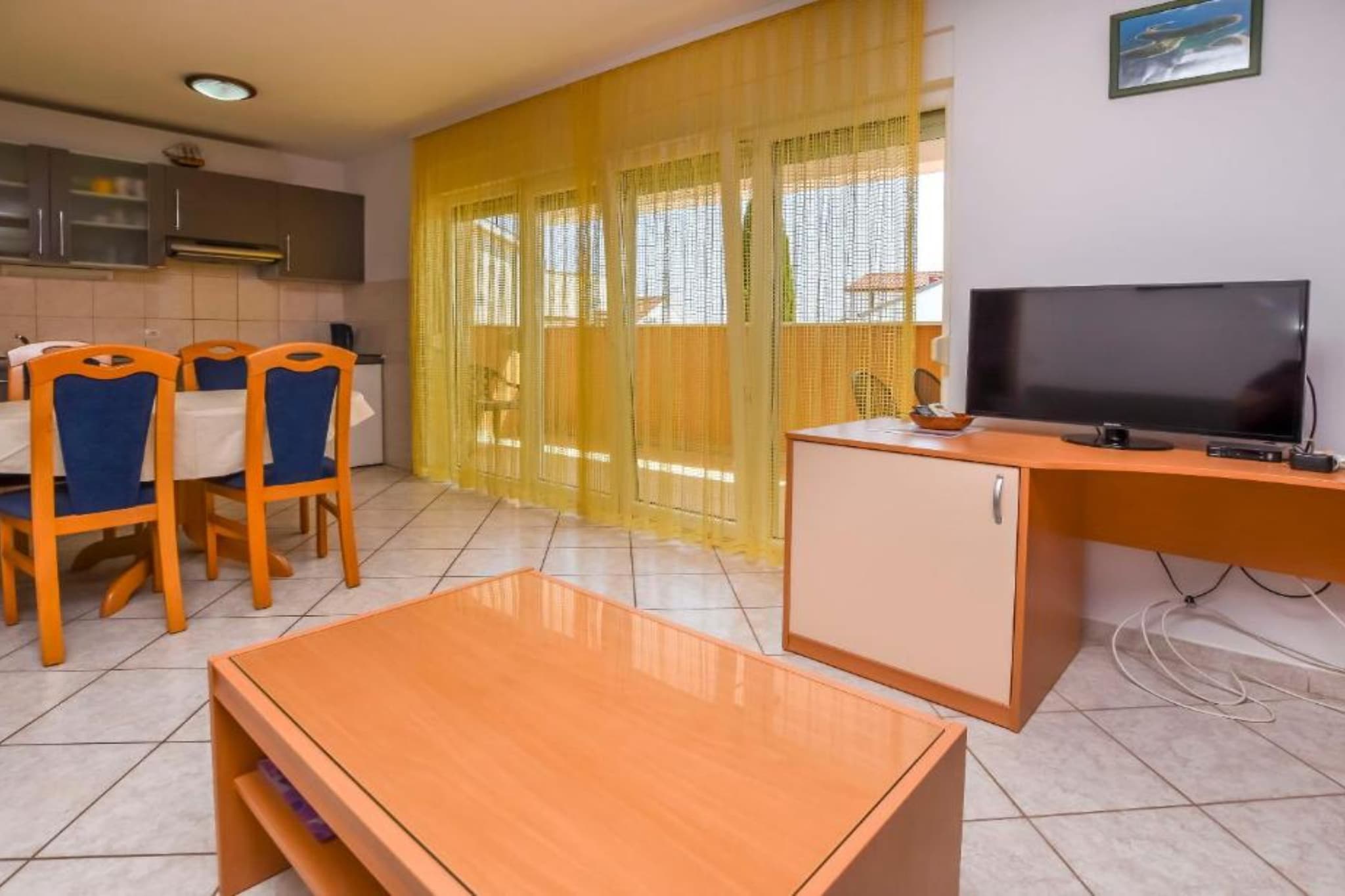 Aurel Suites- Classic Two Bedroom Apartment with Balcony - Chambre