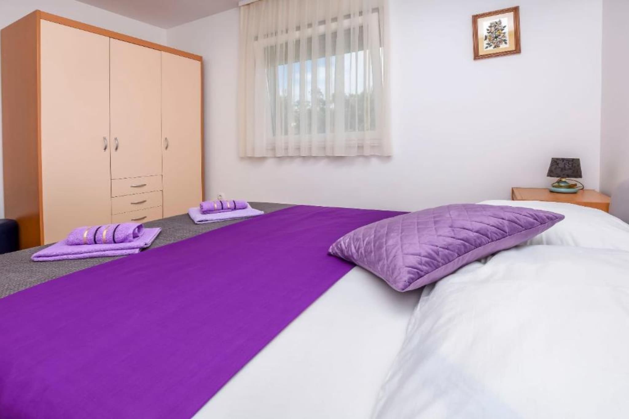 Aurel Suites - Classic Comfort Two Bedroom Apartment with Balcony - Chambre